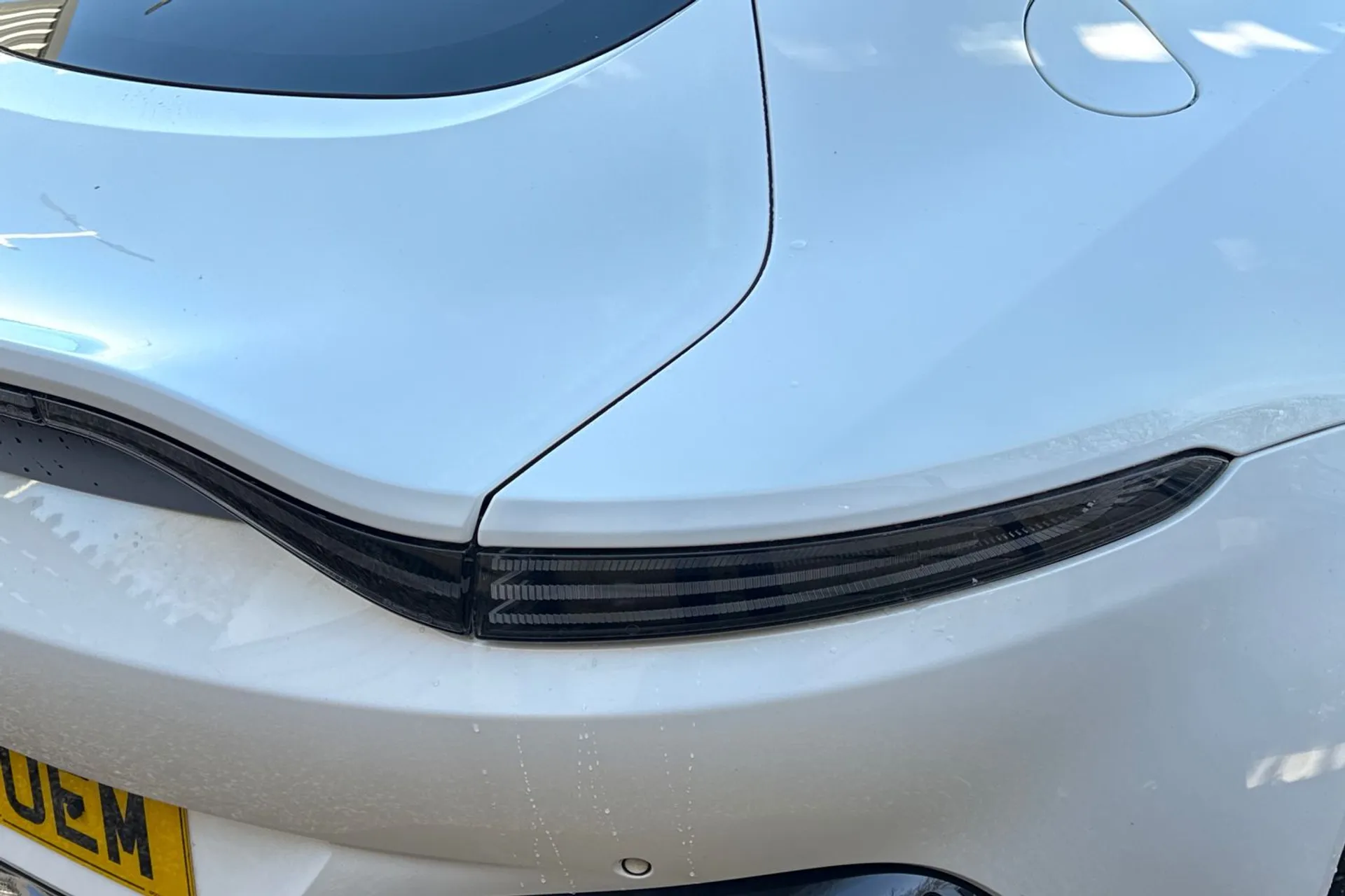 Aston Martin Vantage thumbnail image number 60