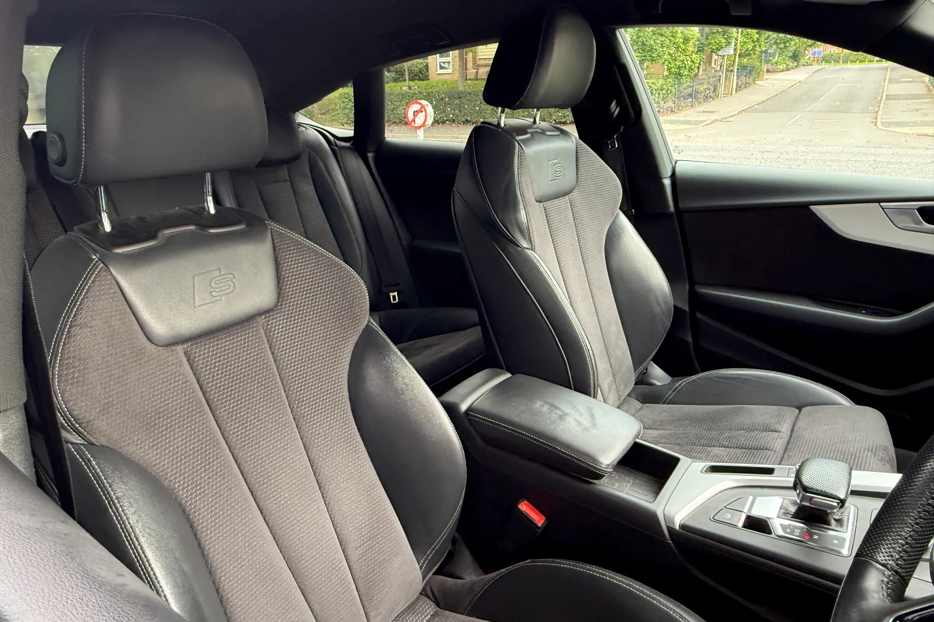 Audi A5 thumbnail image number 25