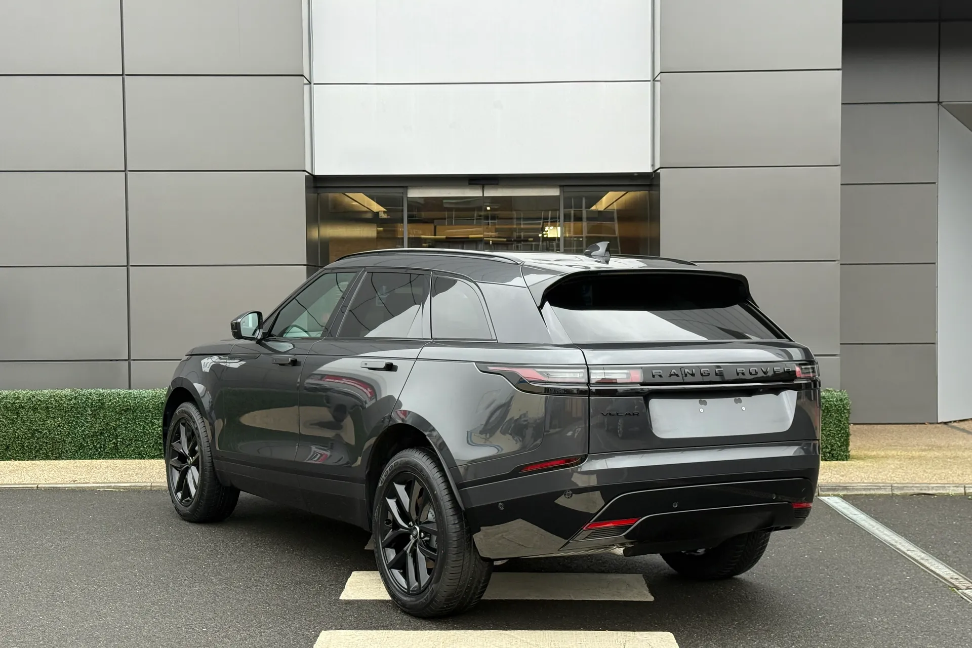 LAND ROVER RANGE ROVER VELAR thumbnail image number 15