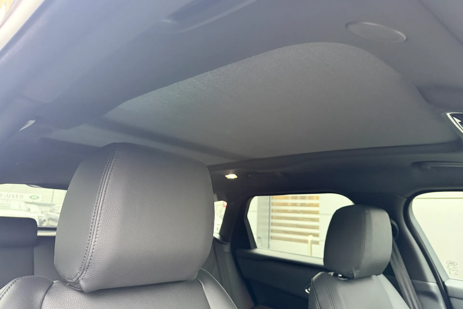 LAND ROVER RANGE ROVER VELAR thumbnail image number 8