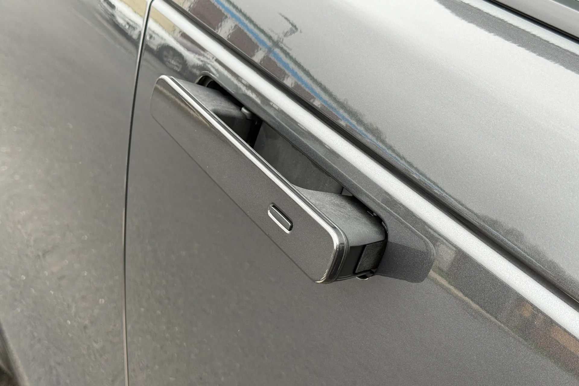 LAND ROVER RANGE ROVER VELAR thumbnail image number 27