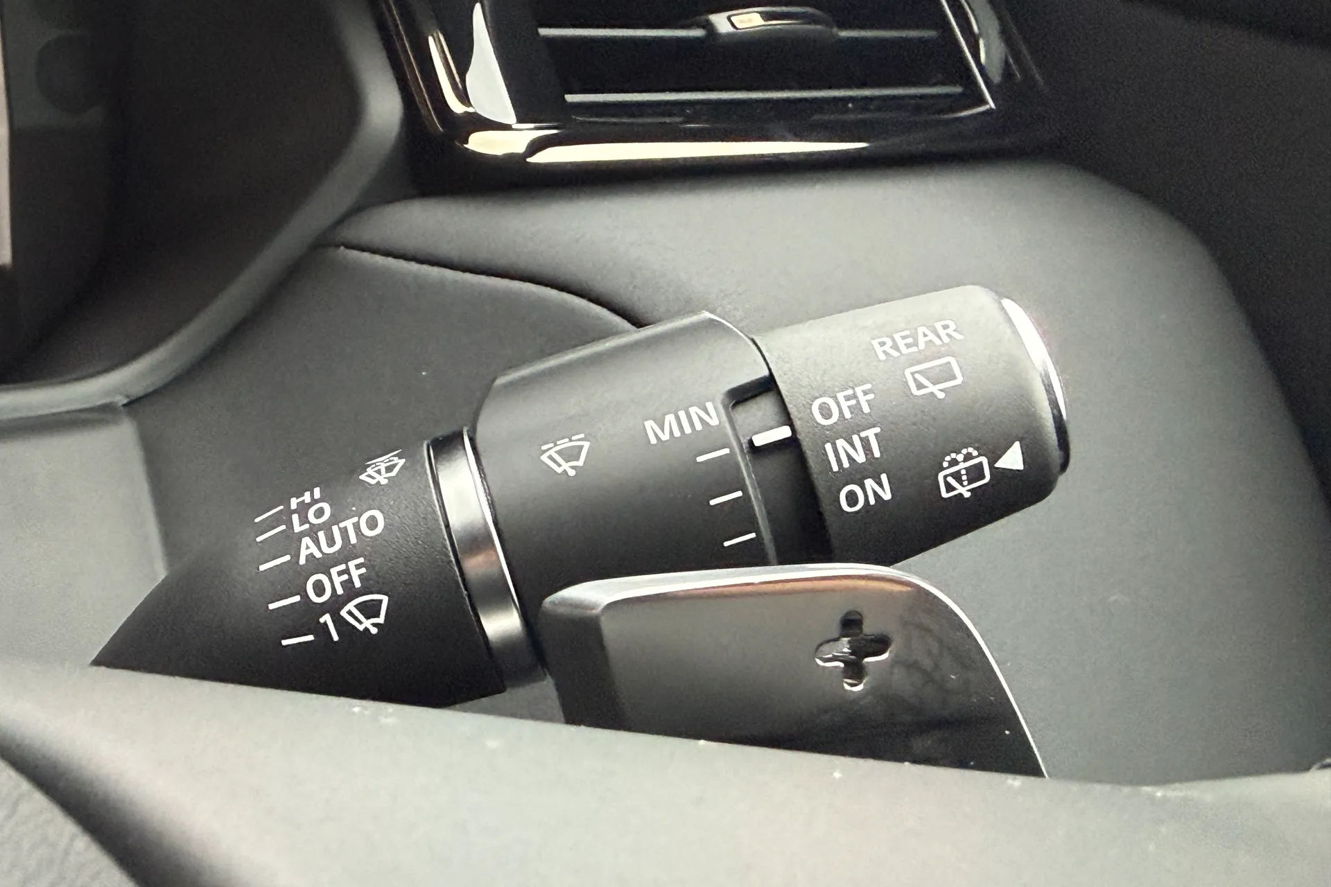 LAND ROVER RANGE ROVER VELAR thumbnail image number 59