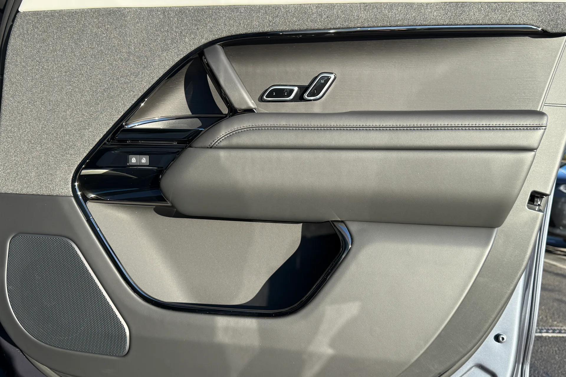 LAND ROVER RANGE ROVER SPORT thumbnail image number 20