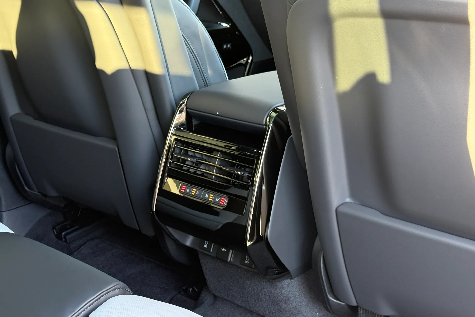 LAND ROVER RANGE ROVER SPORT thumbnail image number 44