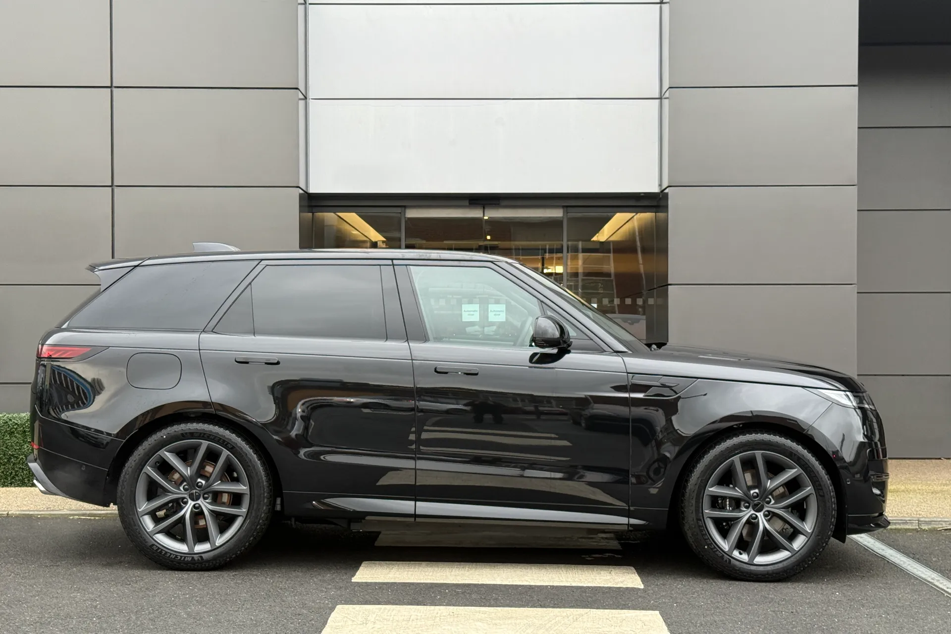 LAND ROVER RANGE ROVER SPORT thumbnail image number 2