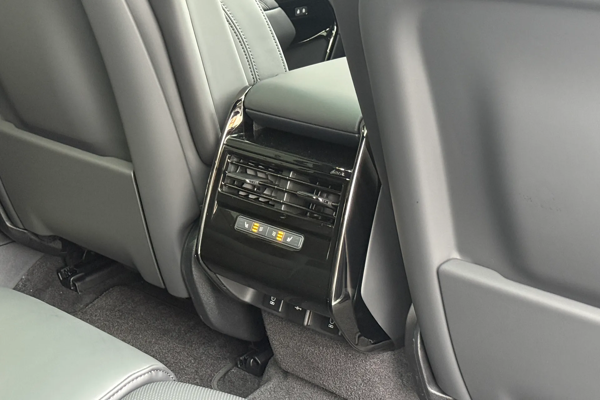 LAND ROVER RANGE ROVER SPORT thumbnail image number 37