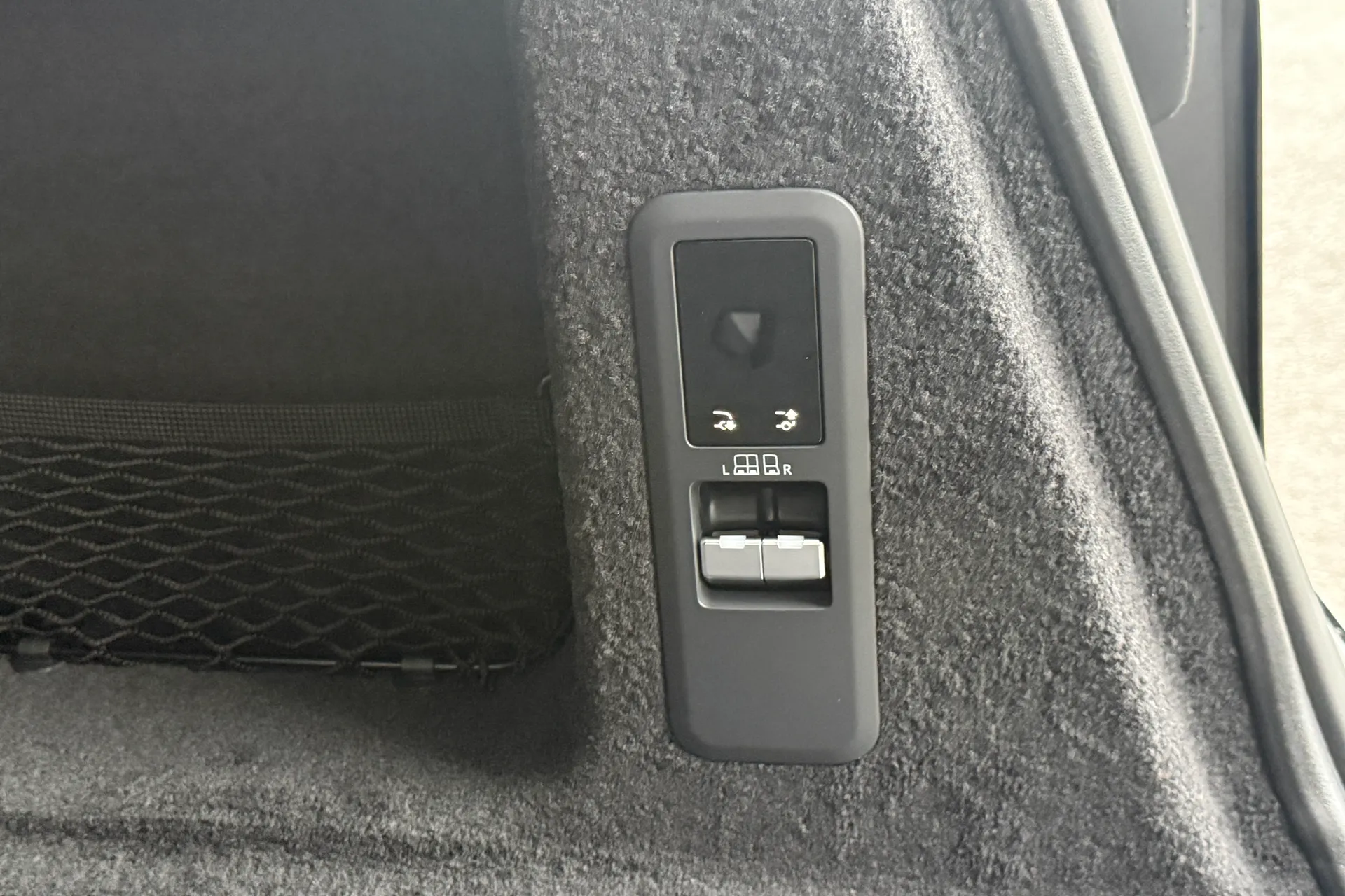 LAND ROVER RANGE ROVER SPORT thumbnail image number 44