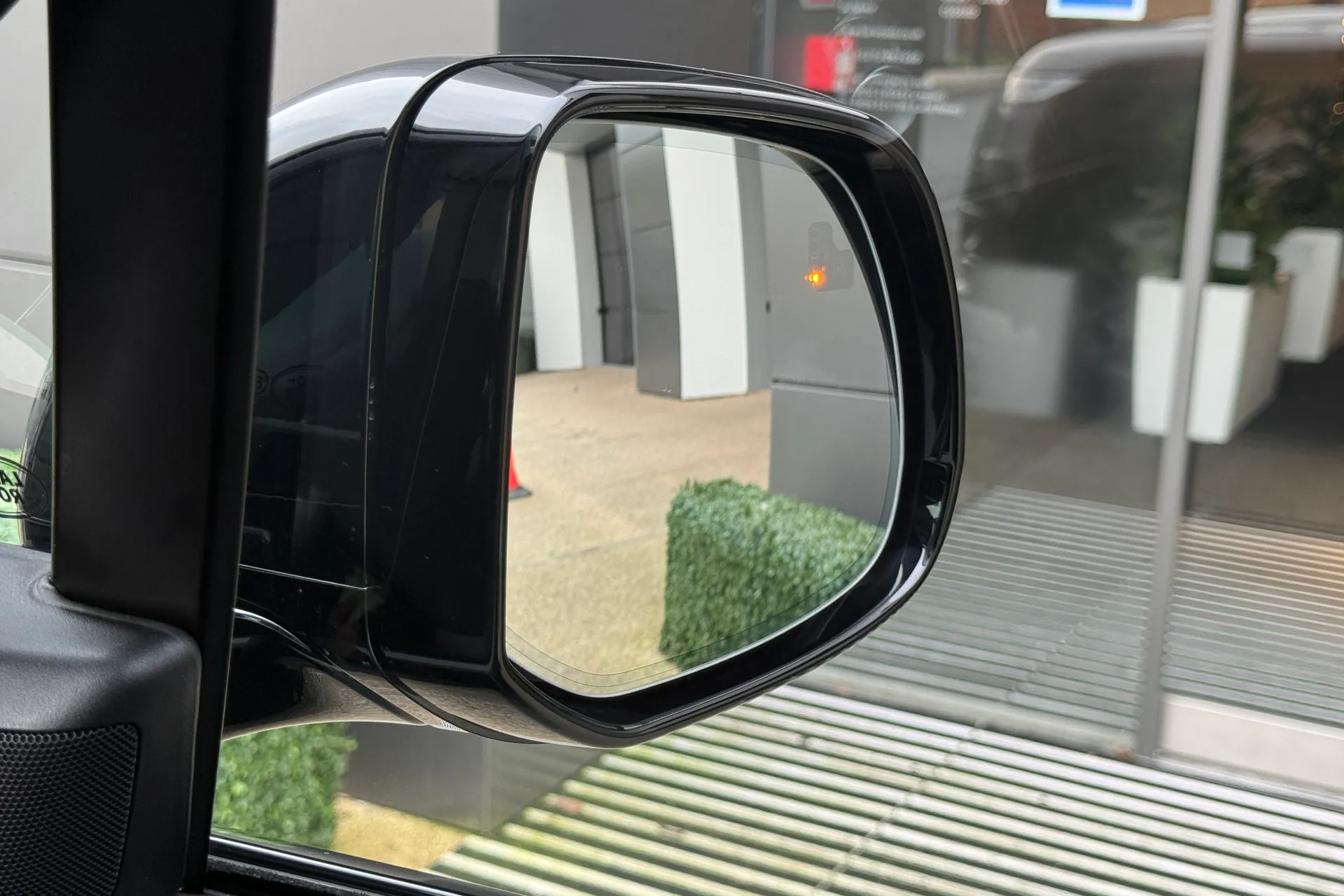 LAND ROVER RANGE ROVER SPORT thumbnail image number 12