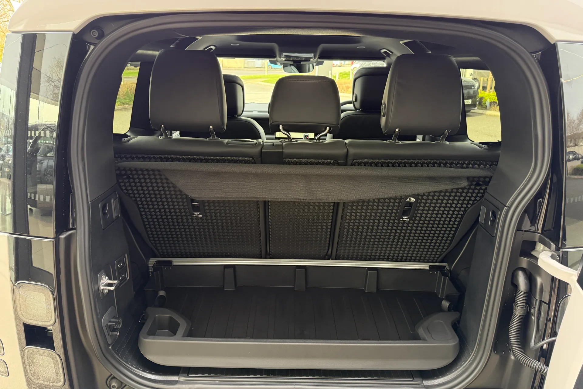 LAND ROVER Defender 90 thumbnail image number 10