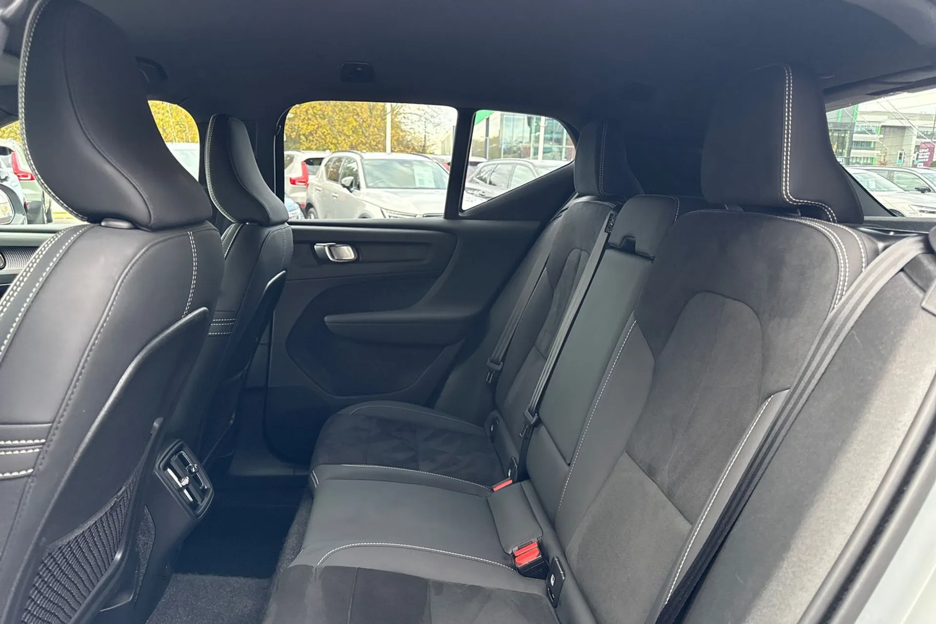 Volvo XC40 thumbnail image number 31