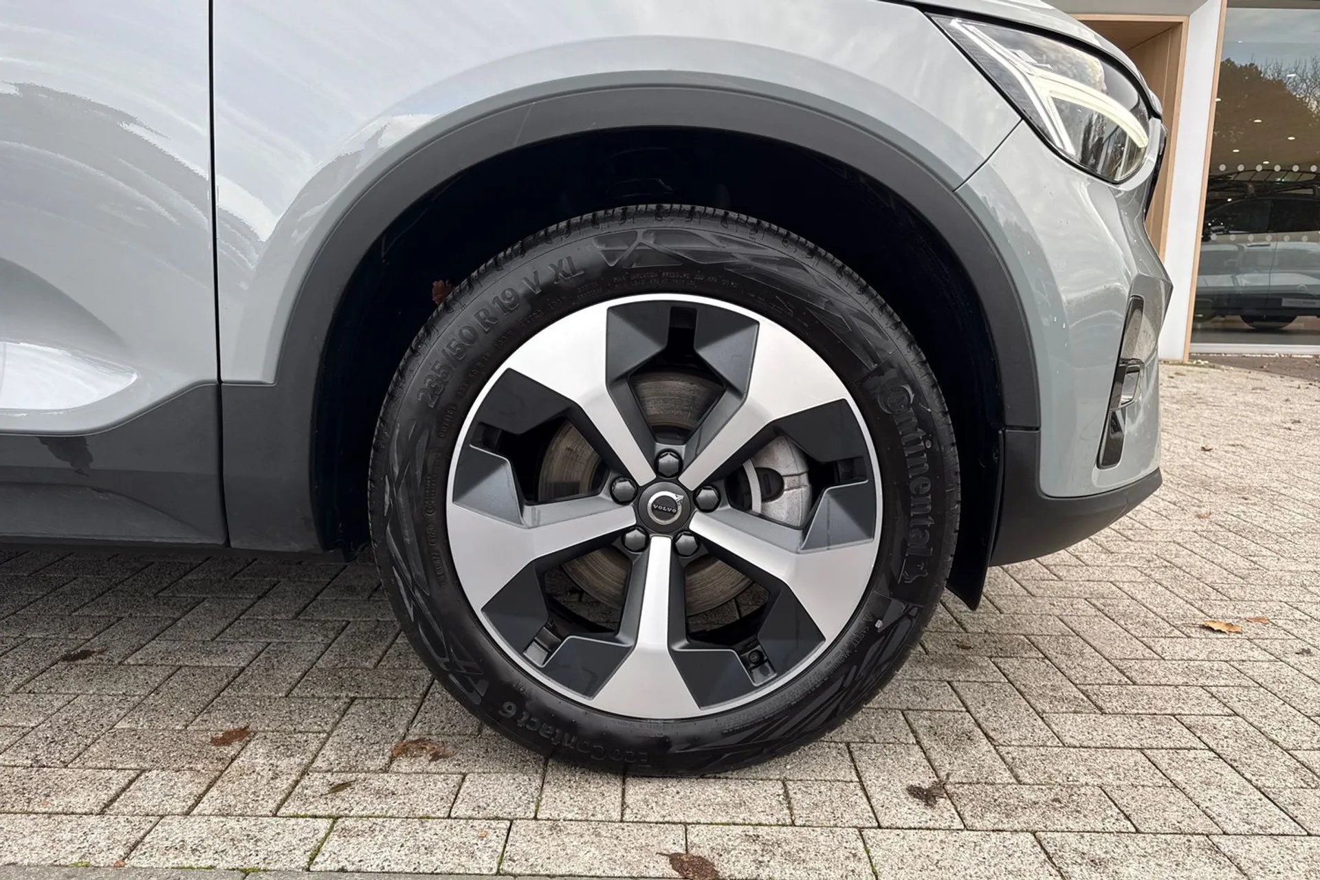 Volvo XC40 thumbnail image number 14