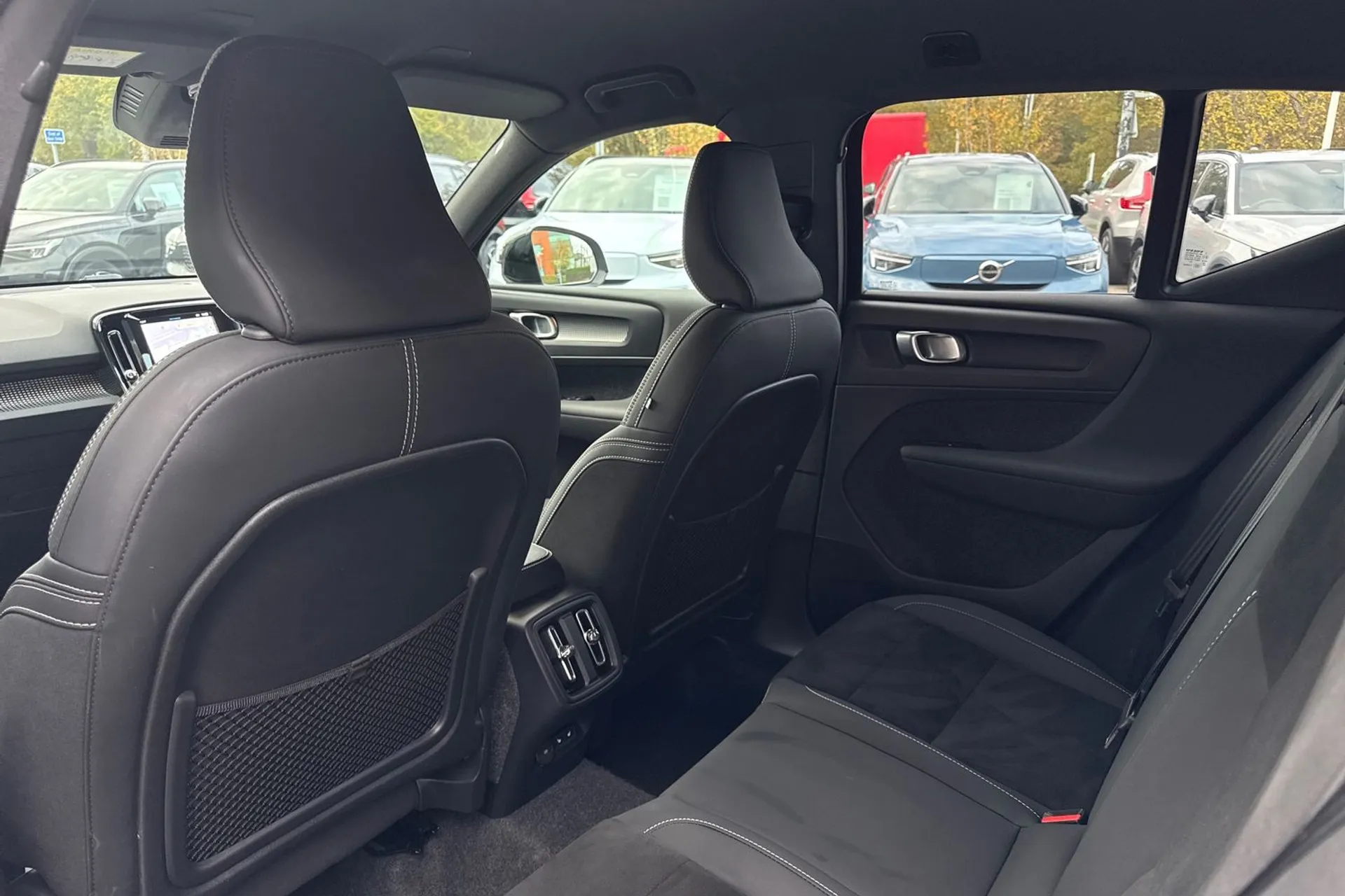 Volvo XC40 thumbnail image number 30