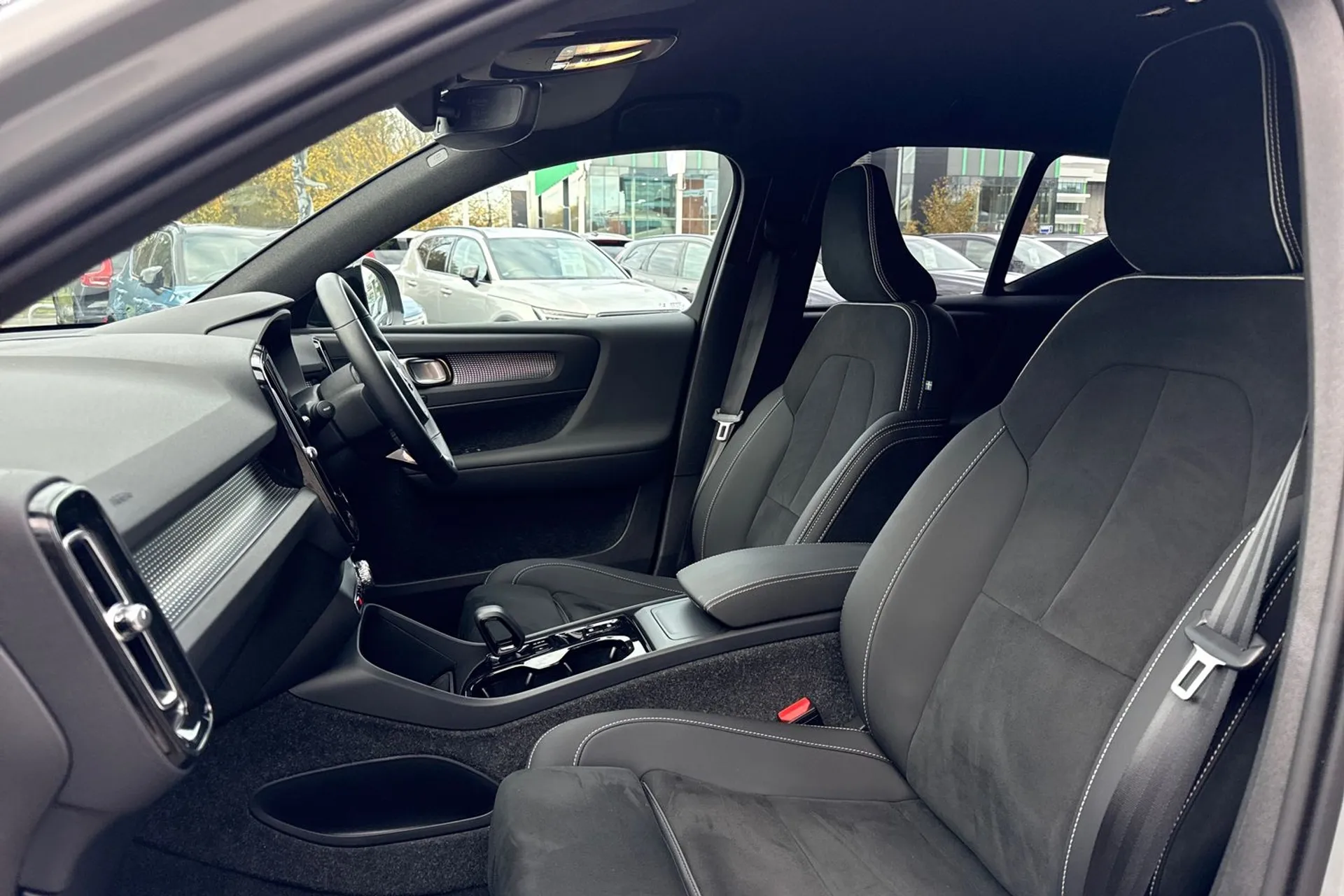 Volvo XC40 thumbnail image number 28