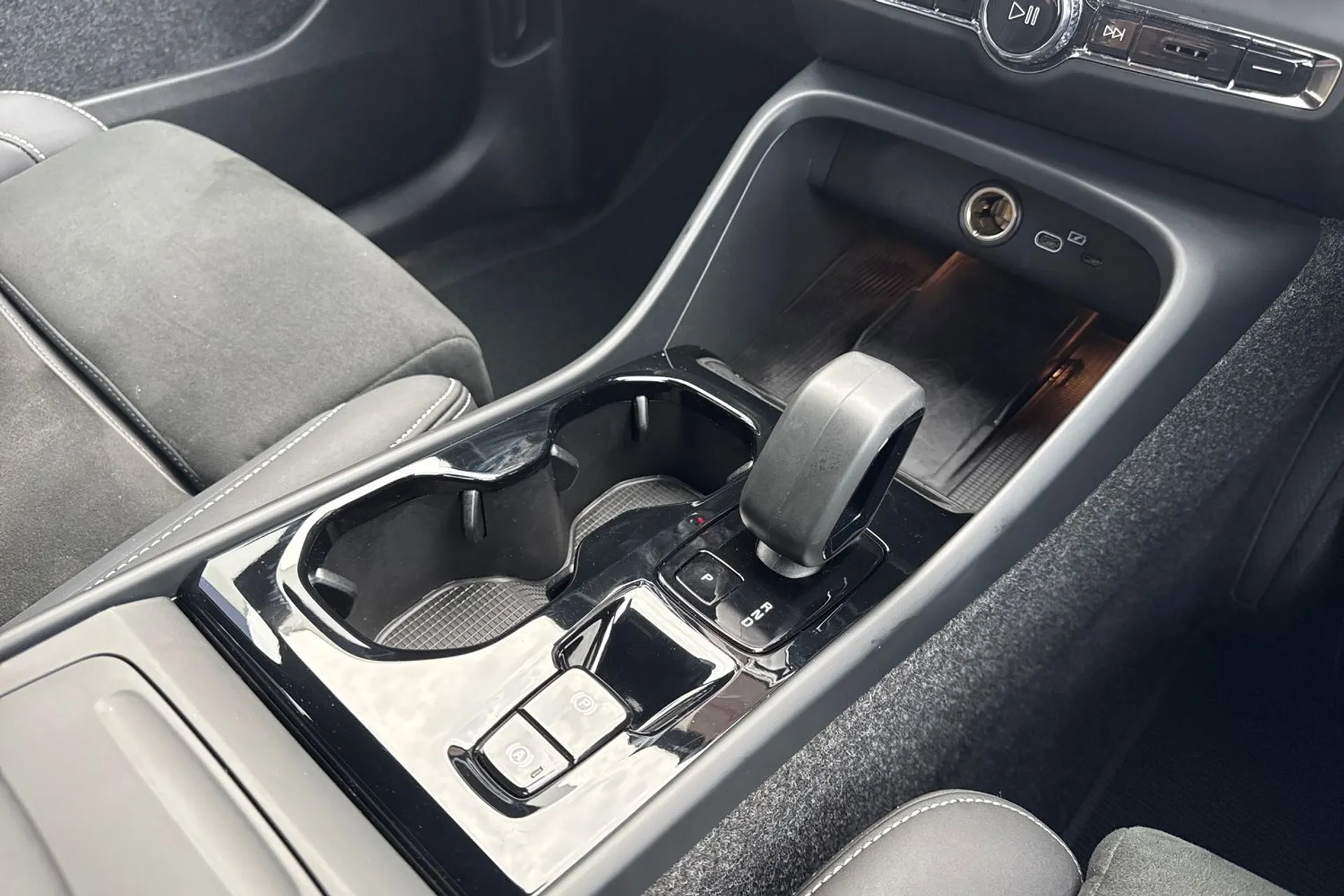 Volvo XC40 thumbnail image number 42