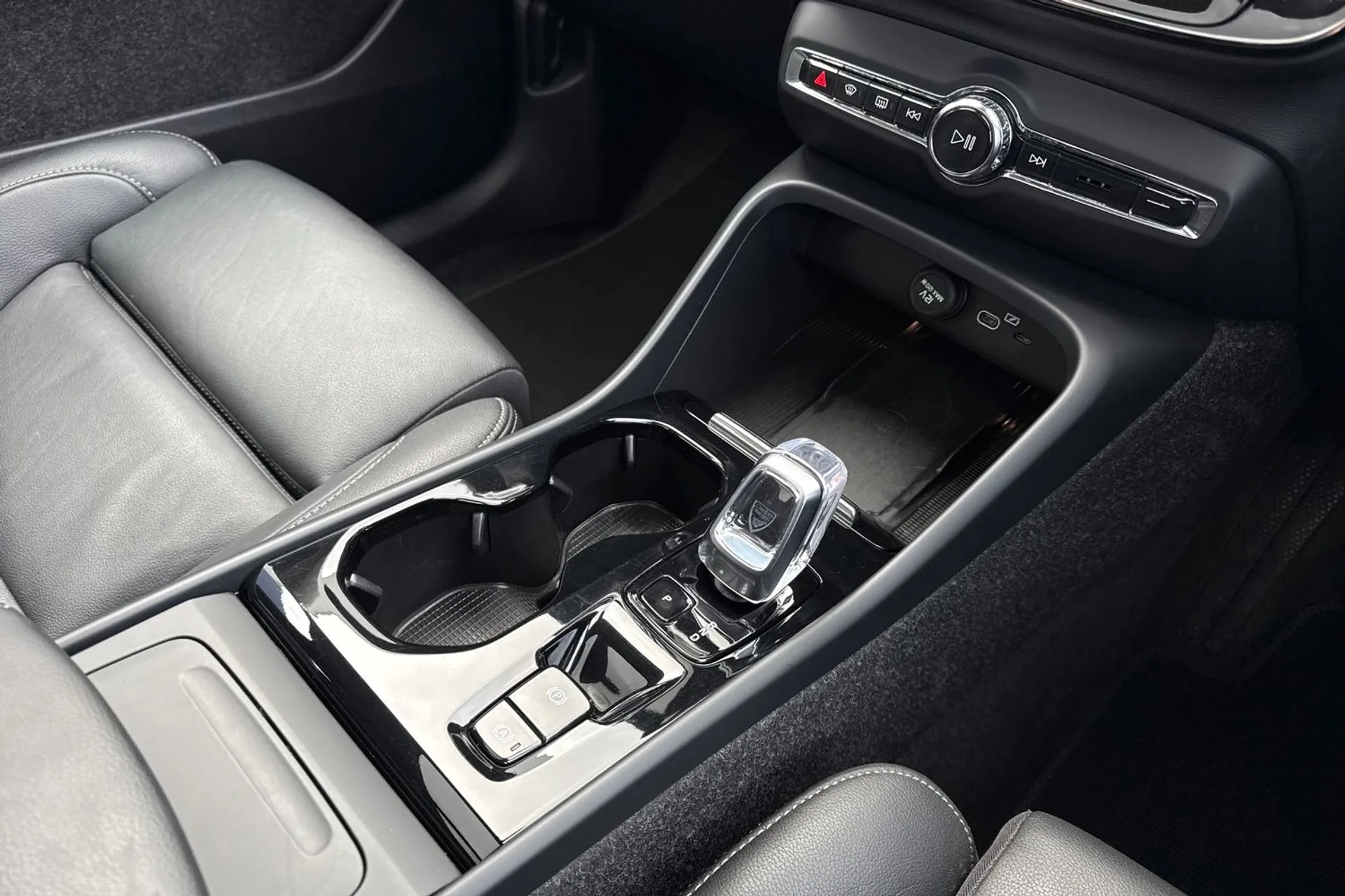 Volvo XC40 thumbnail image number 44