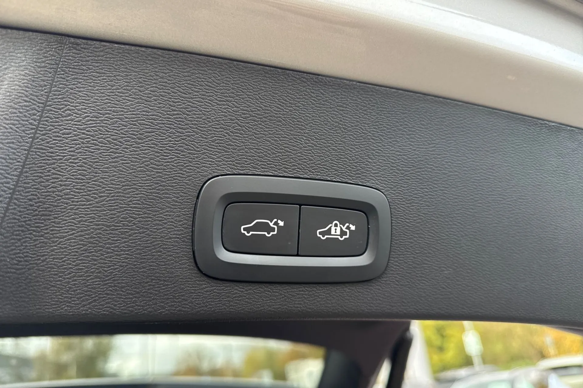 Volvo XC40 thumbnail image number 21