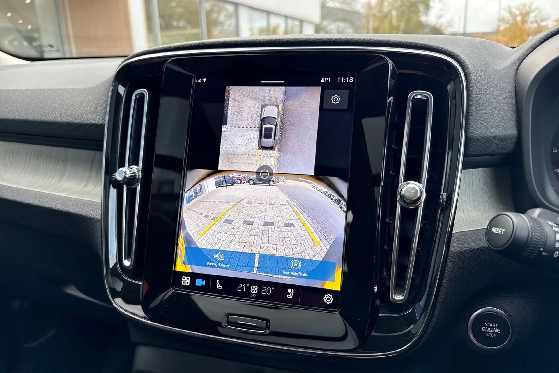 Volvo XC40 thumbnail image number 38