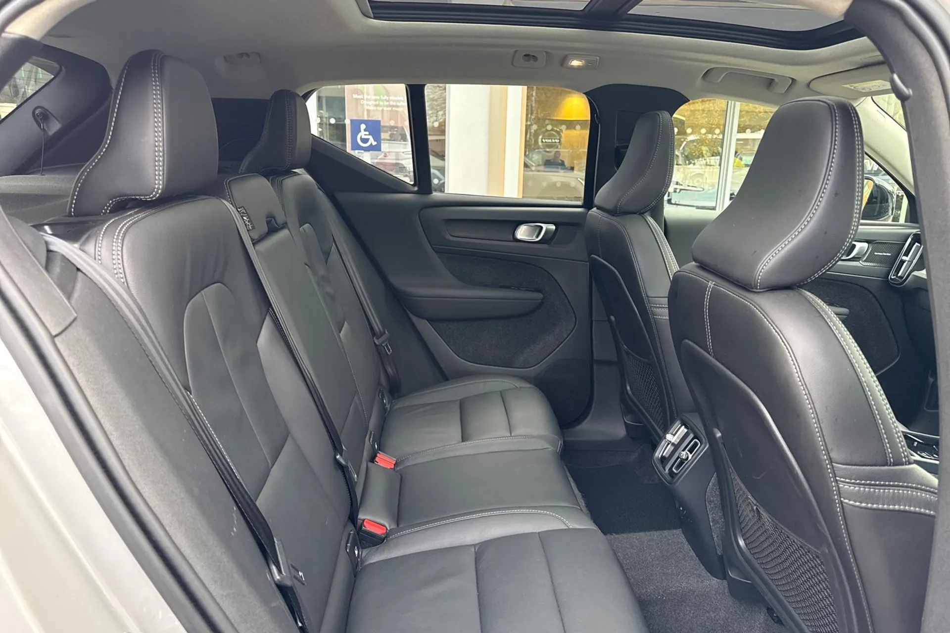 Volvo XC40 thumbnail image number 23