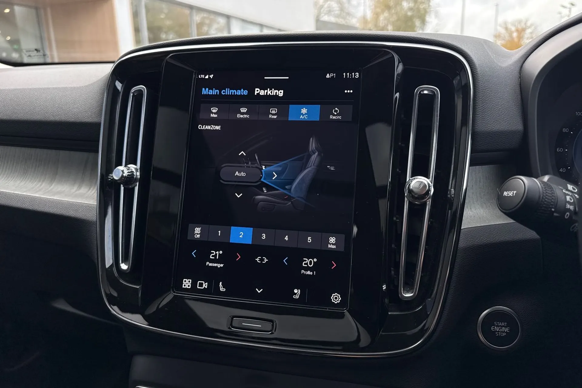 Volvo XC40 thumbnail image number 39