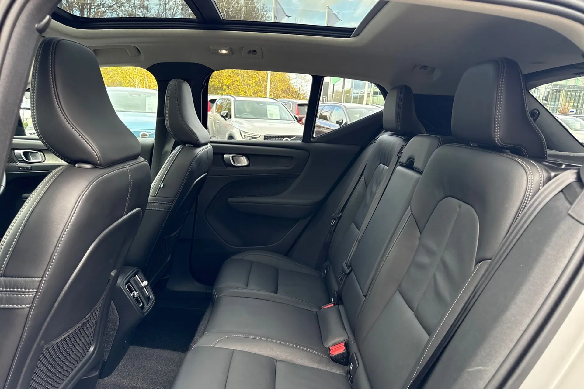 Volvo XC40 thumbnail image number 30