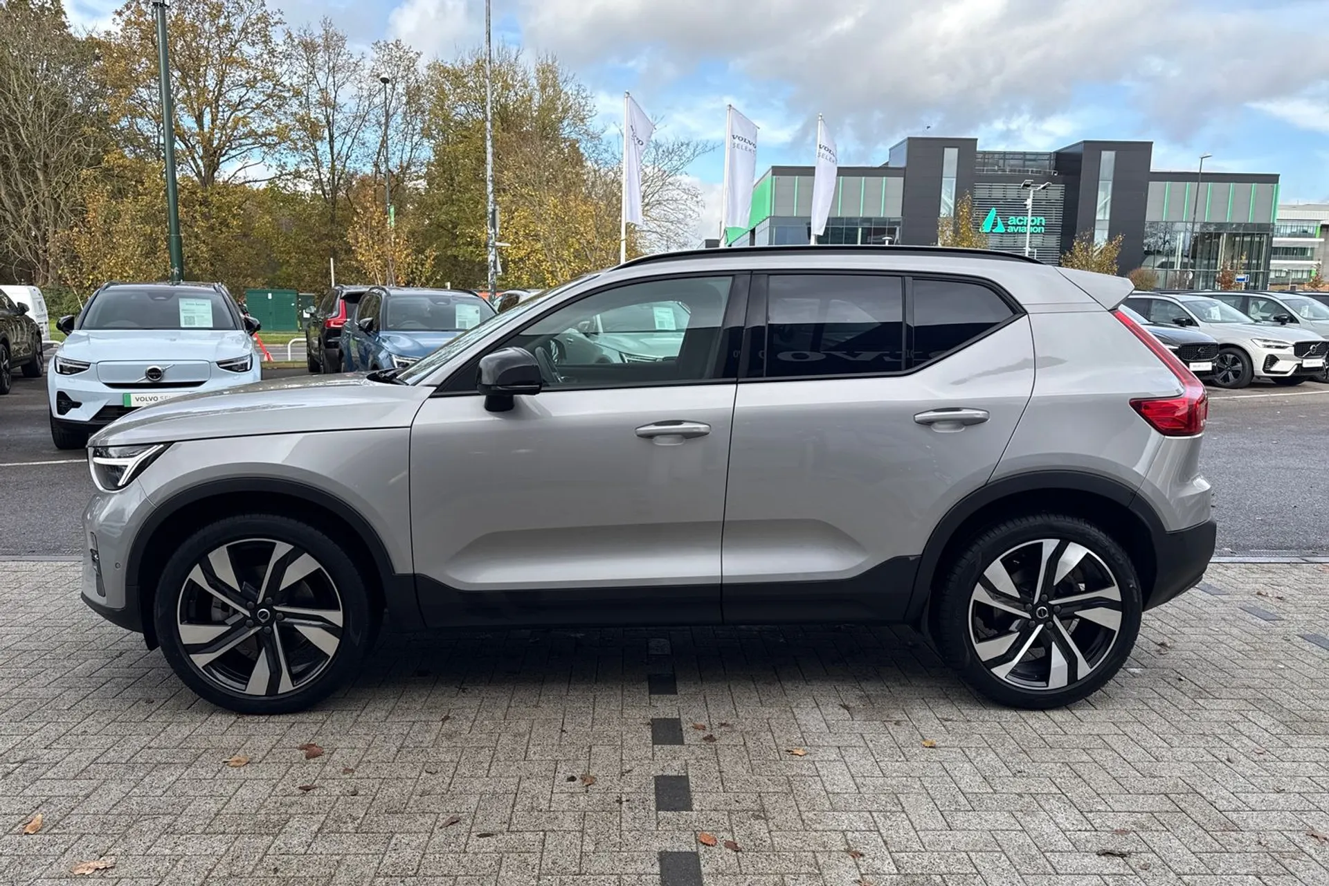 Volvo XC40 thumbnail image number 11