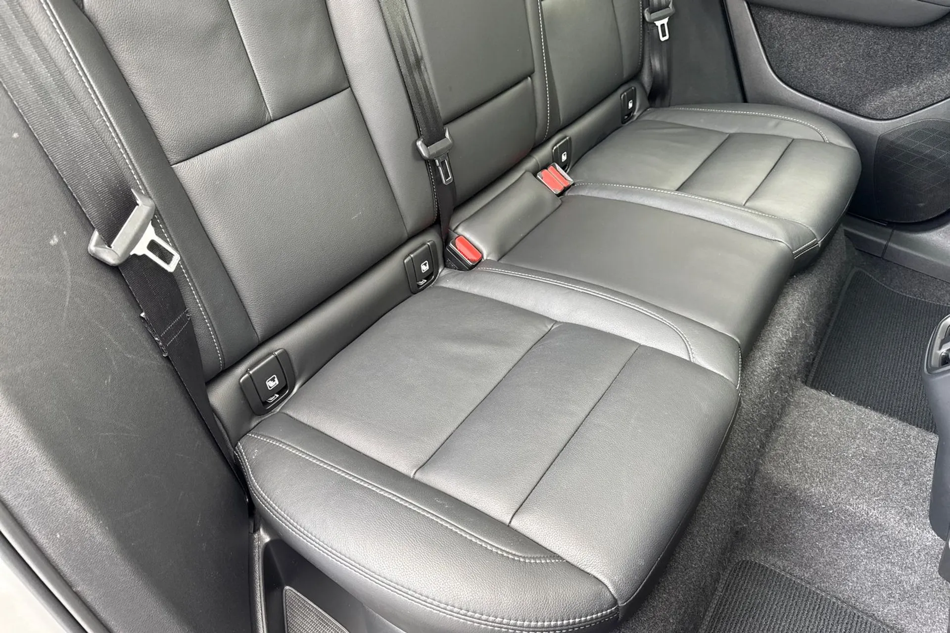 Volvo XC40 thumbnail image number 25