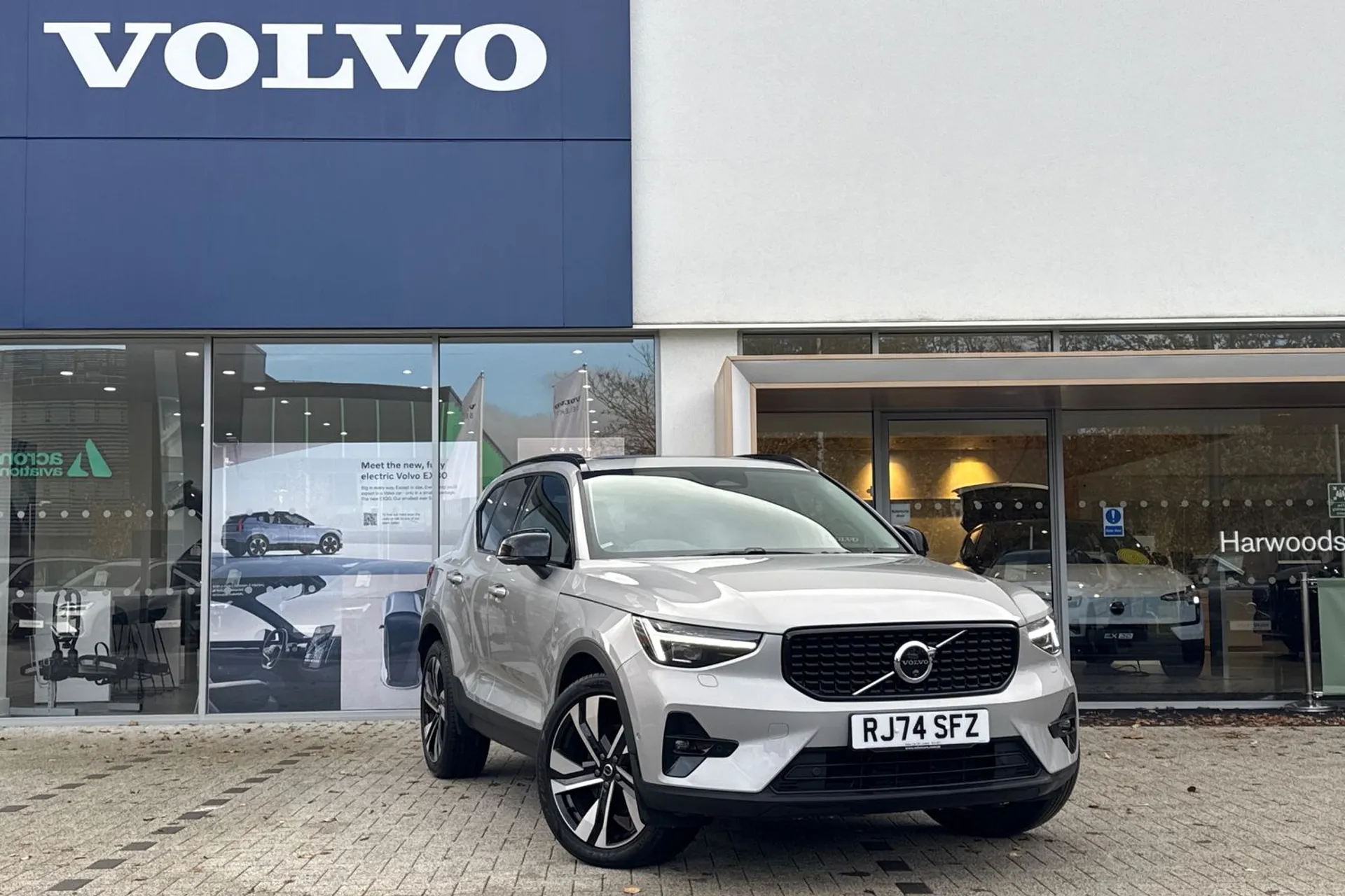 Volvo XC40 focused image