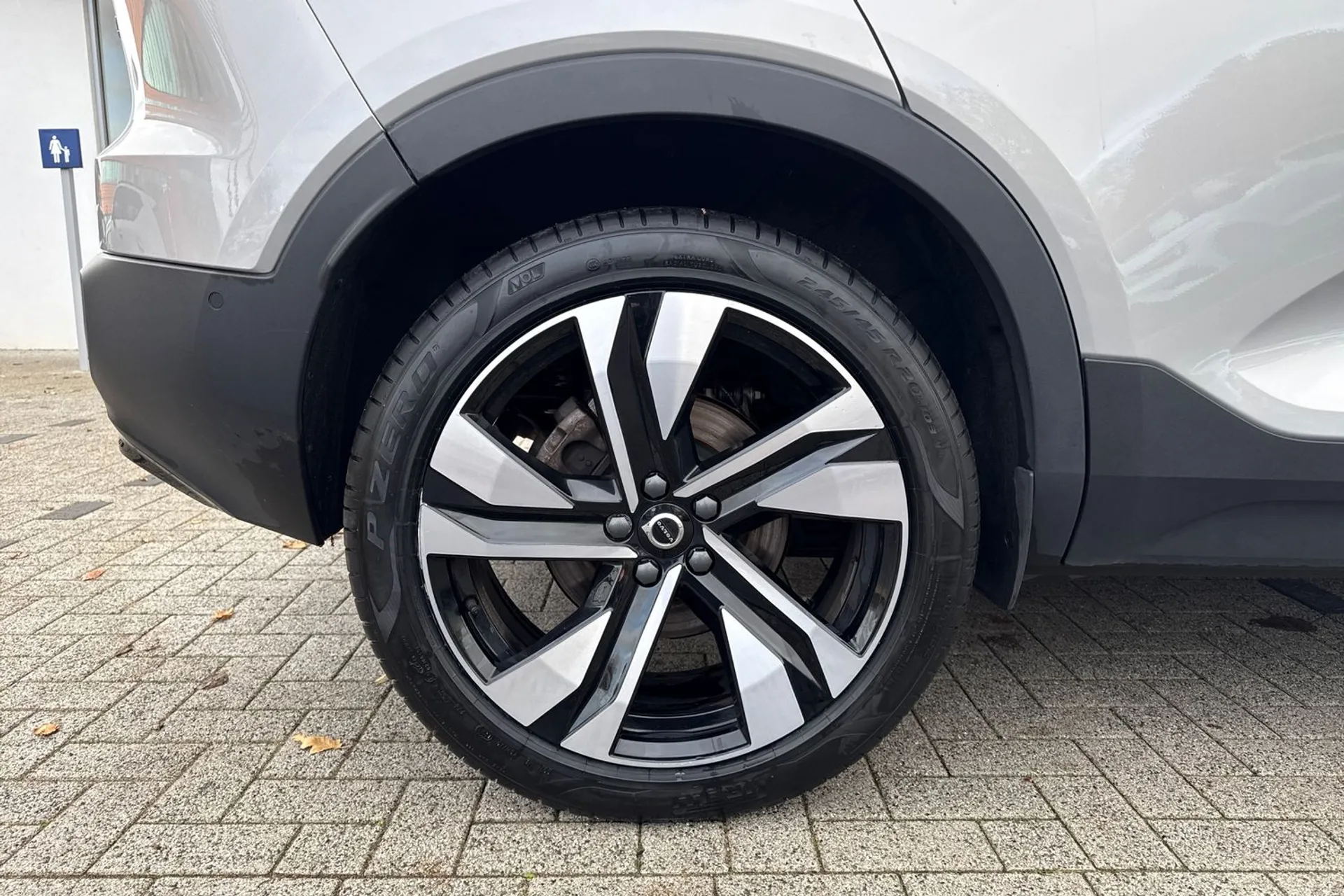 Volvo XC40 thumbnail image number 14