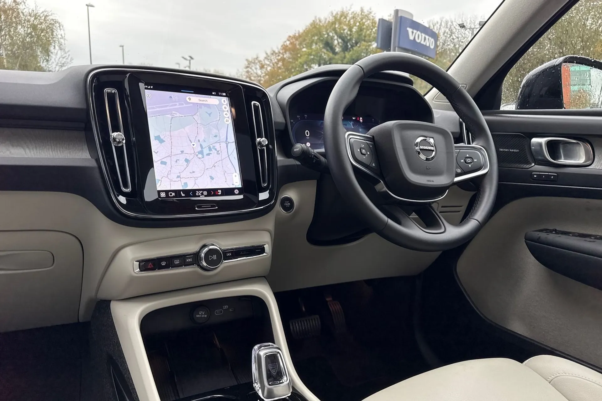 Volvo XC40 thumbnail image number 35