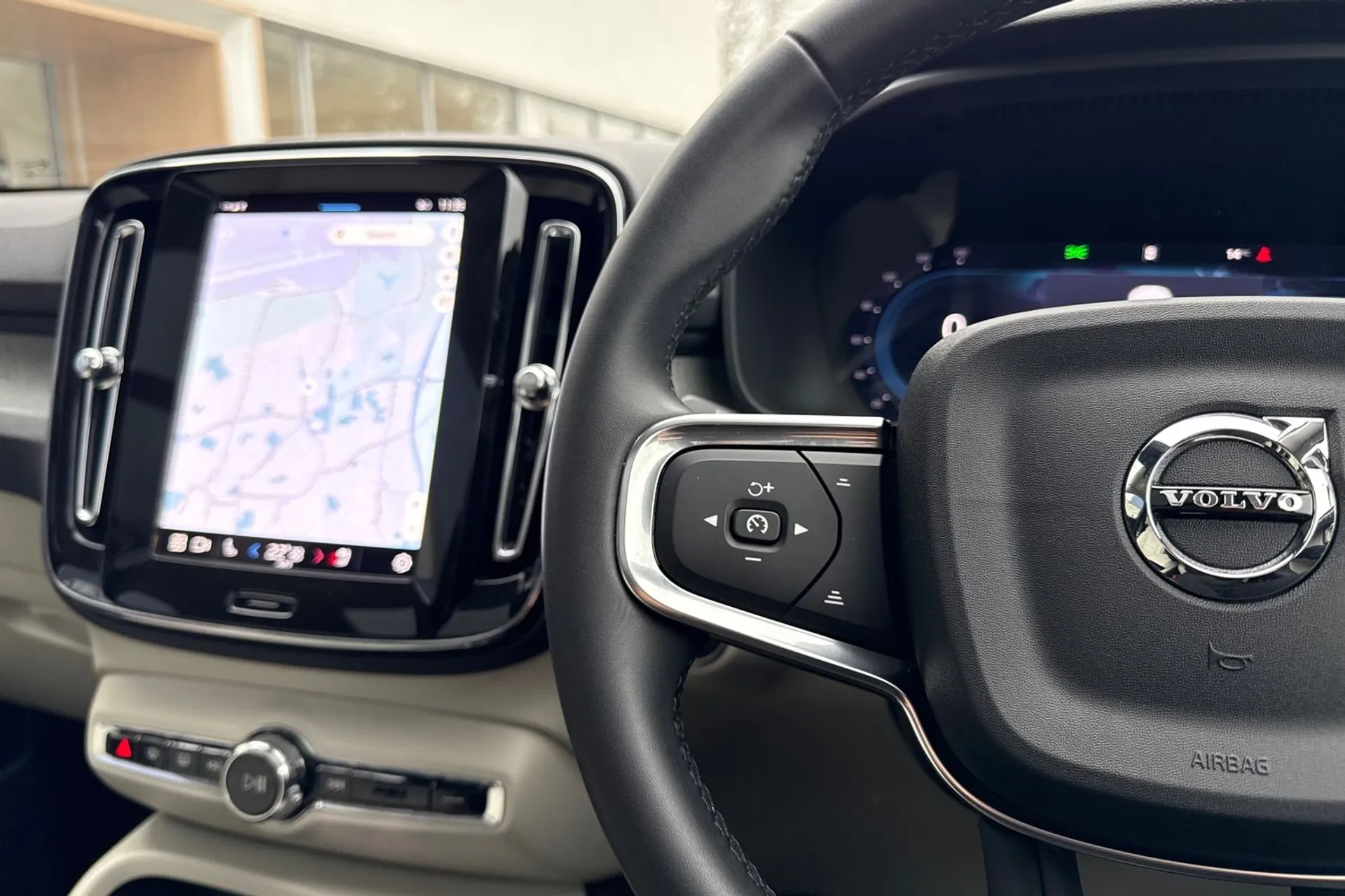 Volvo XC40 thumbnail image number 36