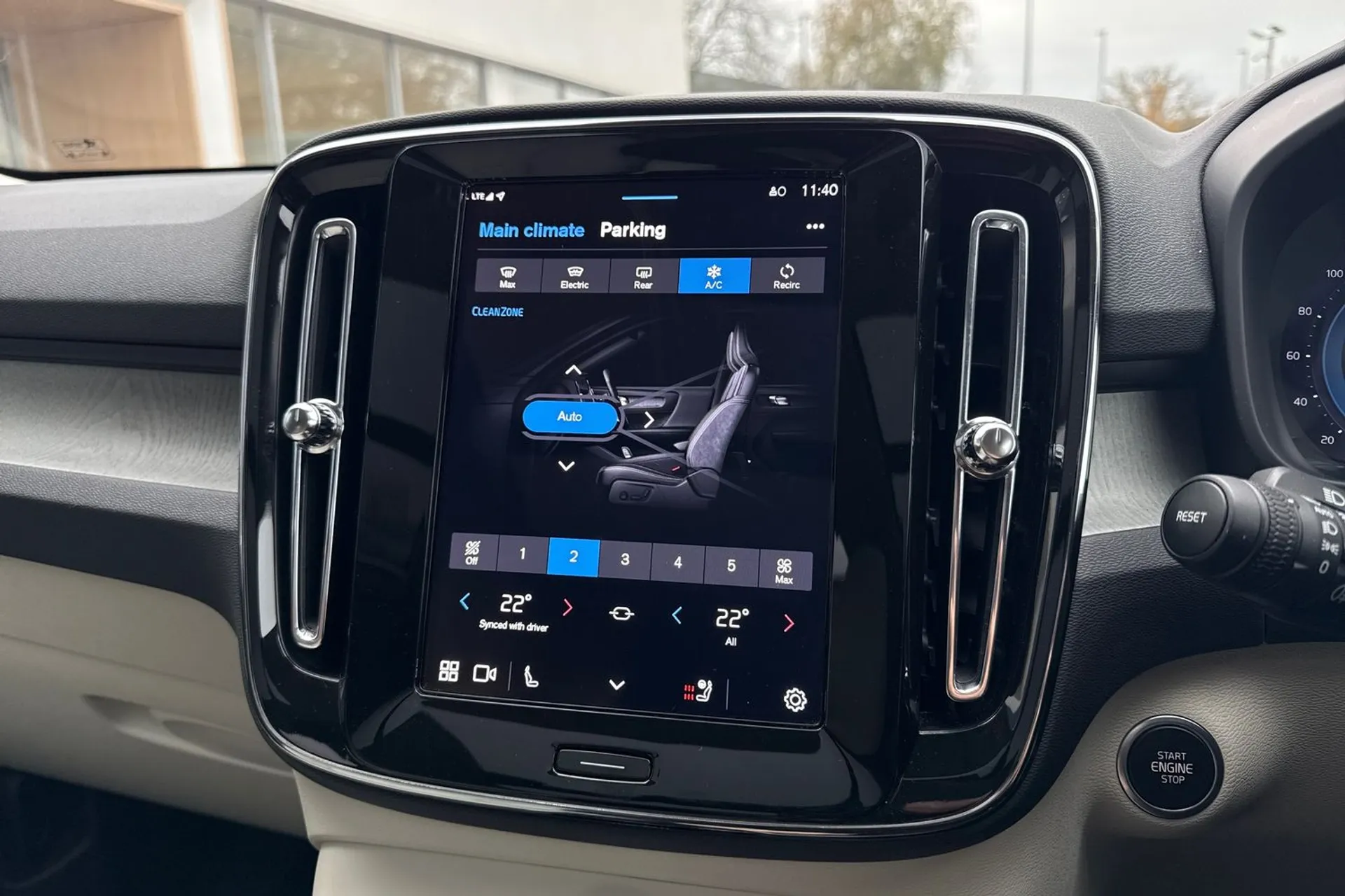 Volvo XC40 thumbnail image number 39