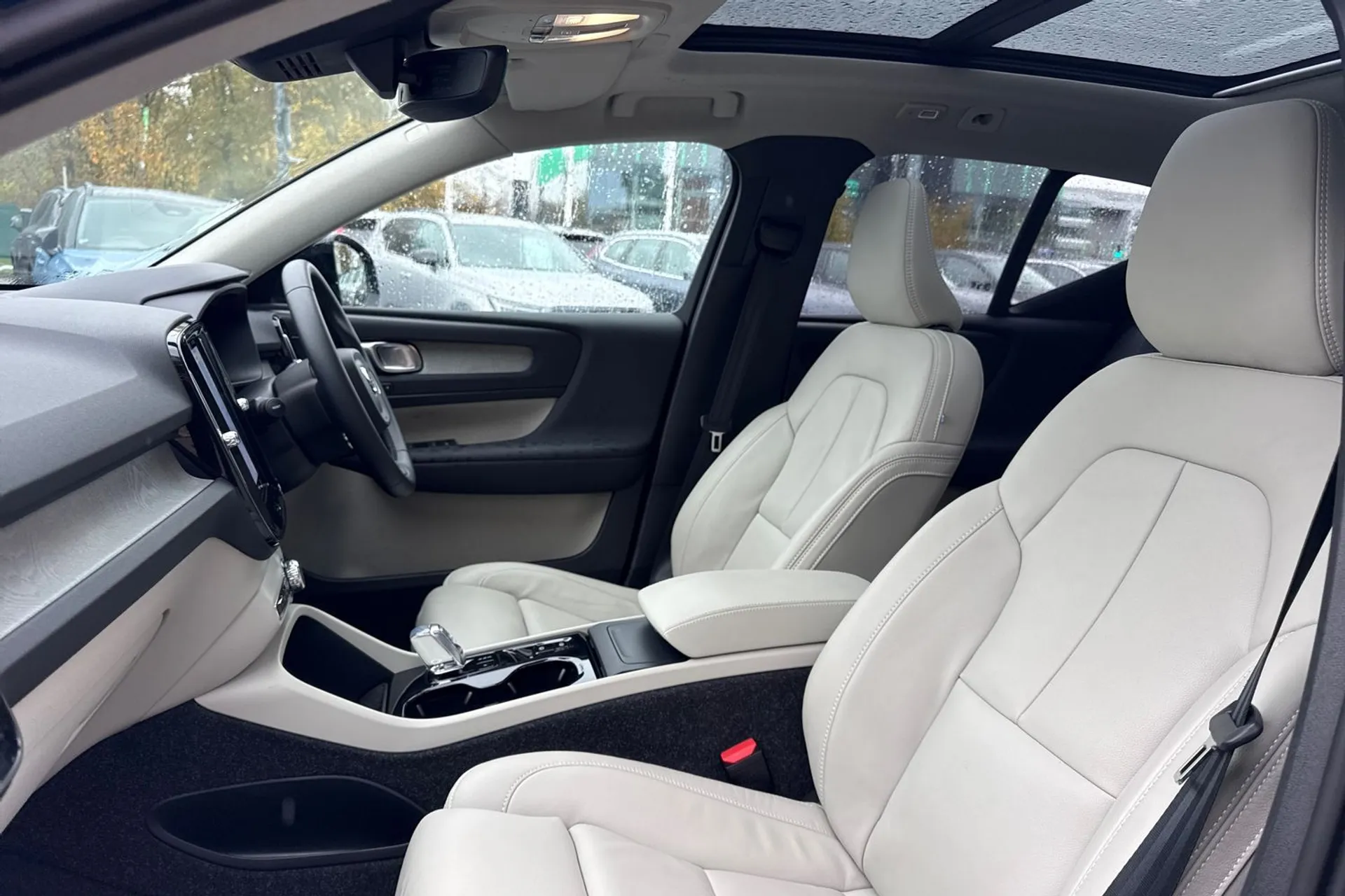 Volvo XC40 thumbnail image number 28