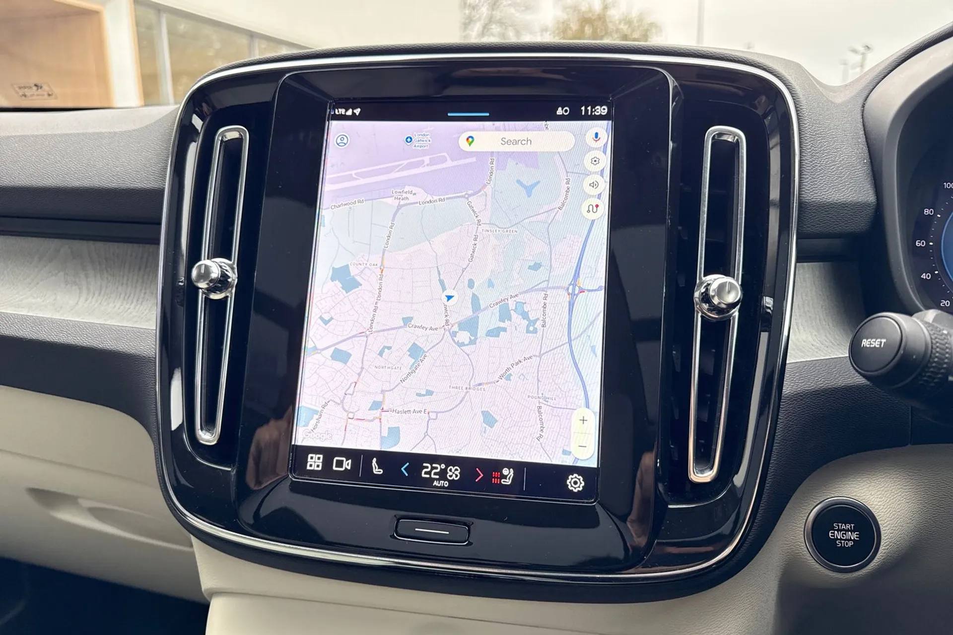 Volvo XC40 thumbnail image number 5