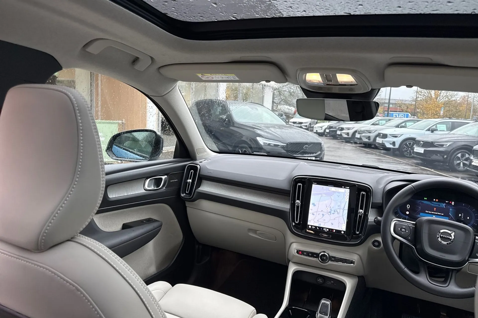 Volvo XC40 thumbnail image number 32