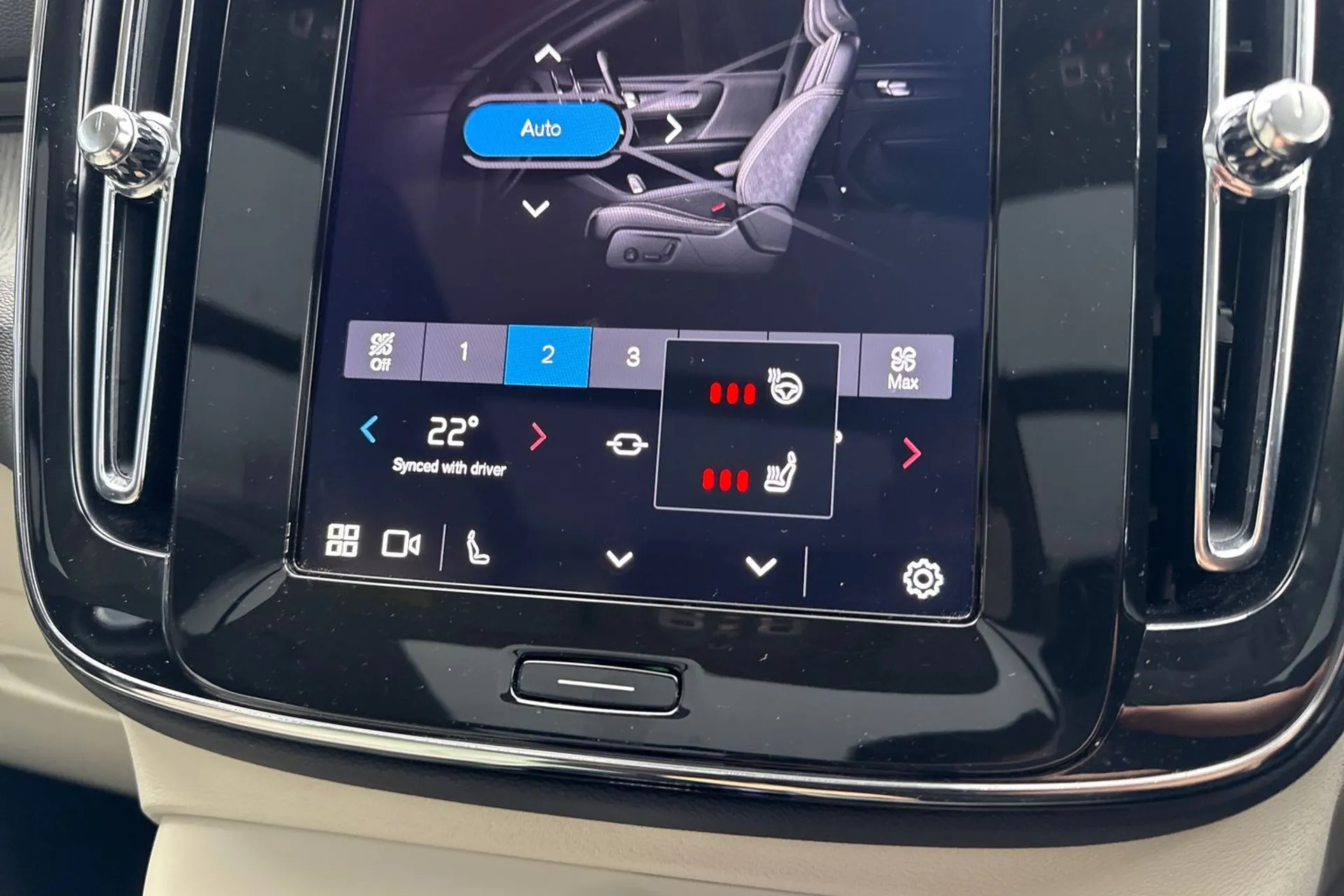 Volvo XC40 thumbnail image number 40