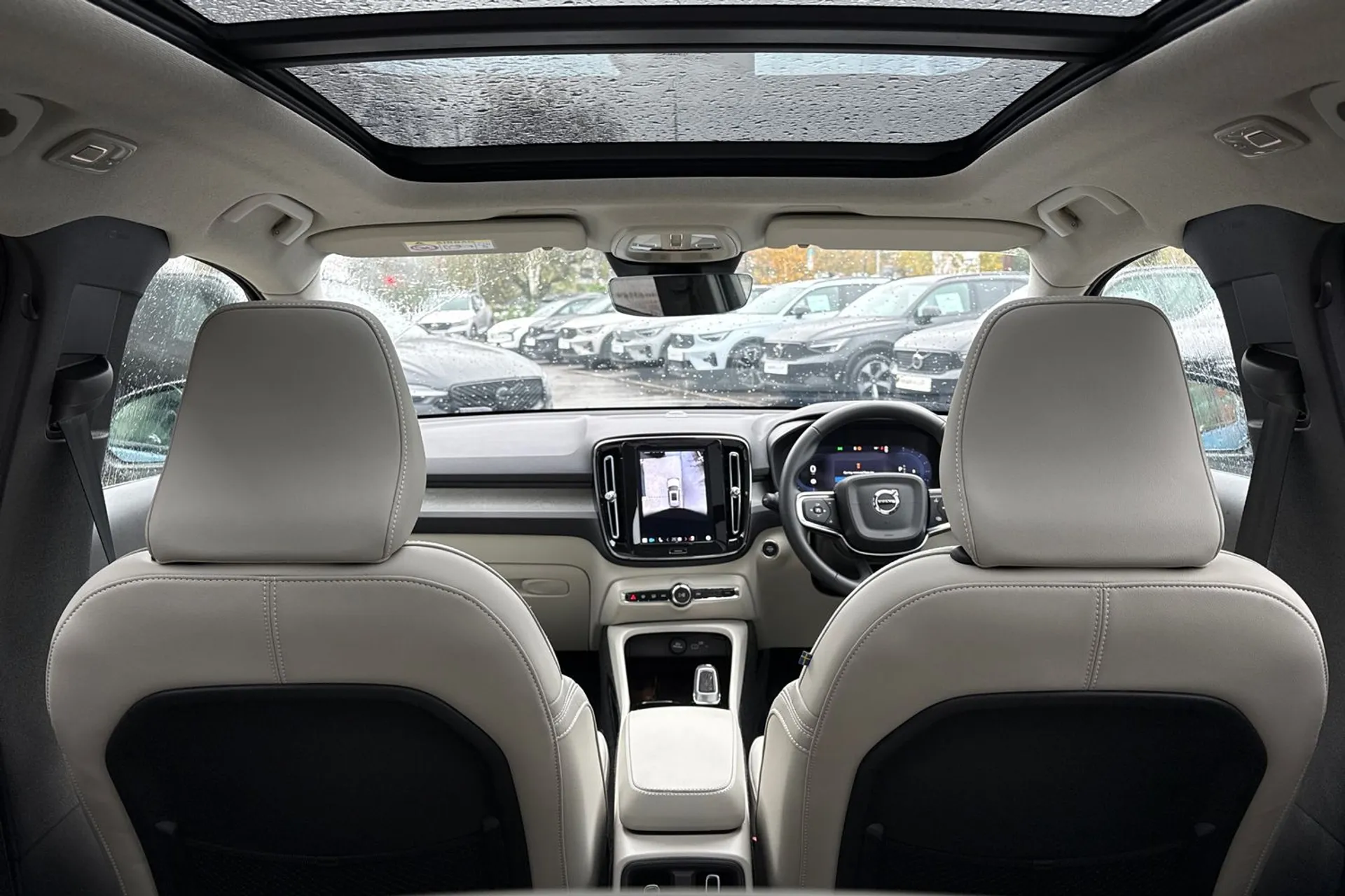 Volvo XC40 thumbnail image number 22