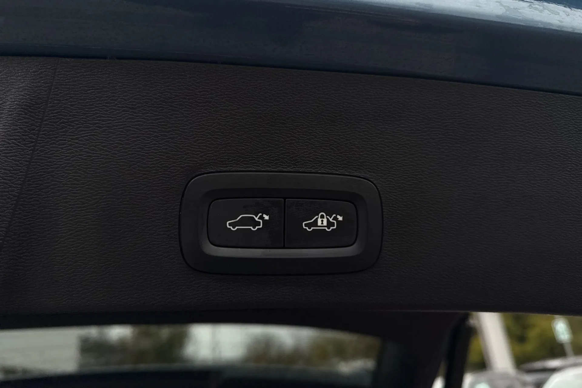 Volvo XC40 thumbnail image number 21