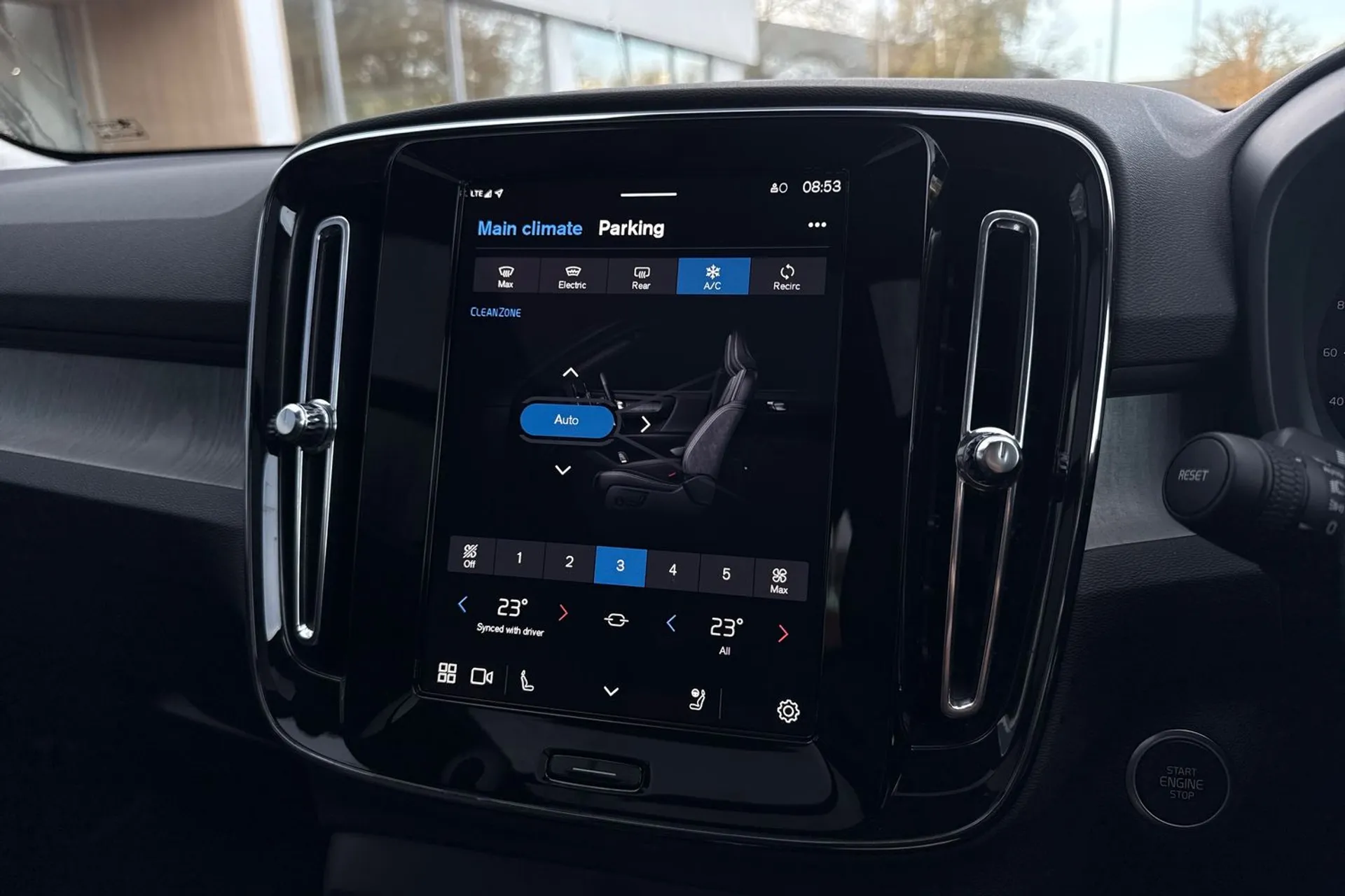 Volvo XC40 thumbnail image number 39