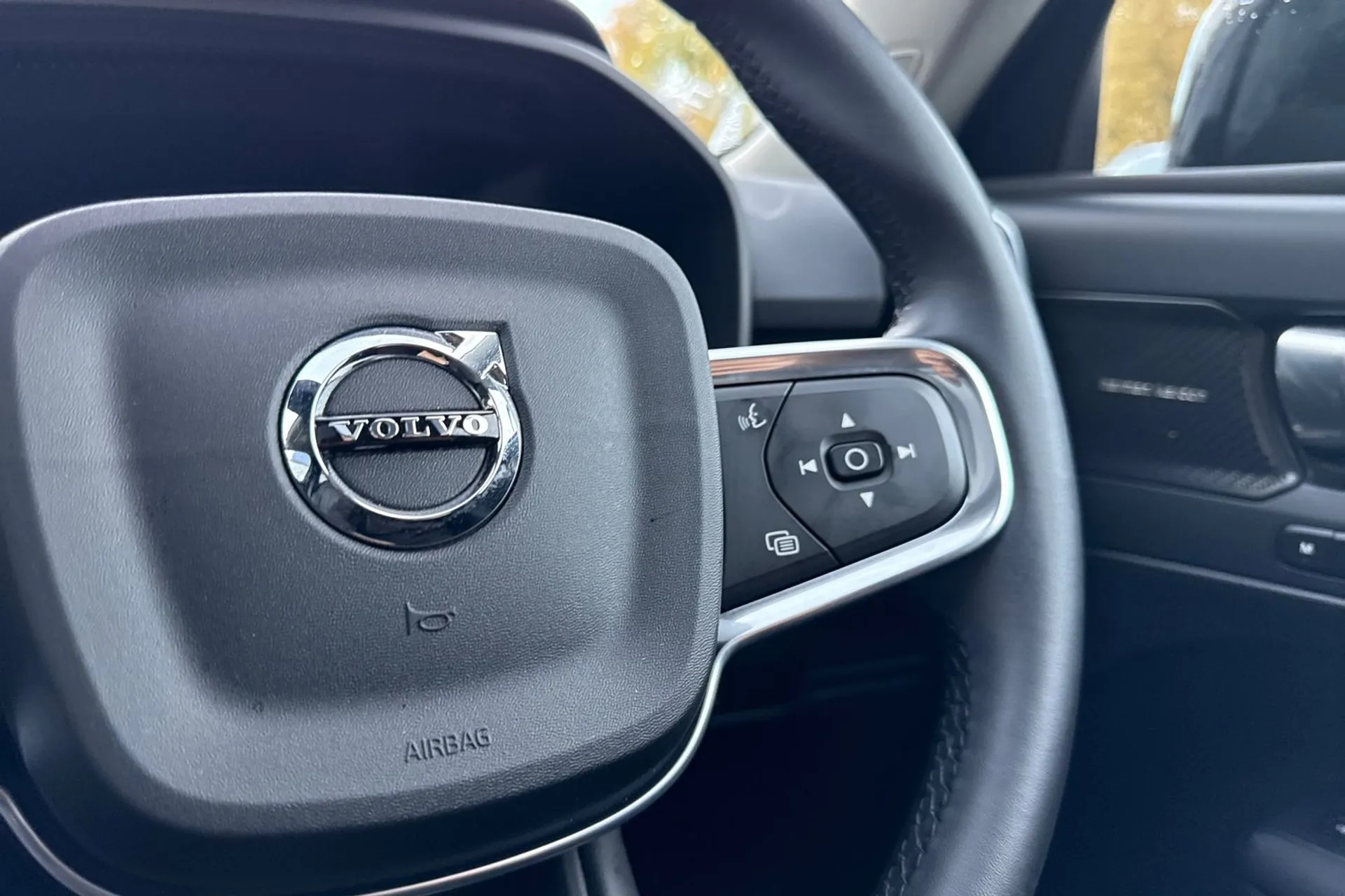 Volvo XC40 thumbnail image number 37