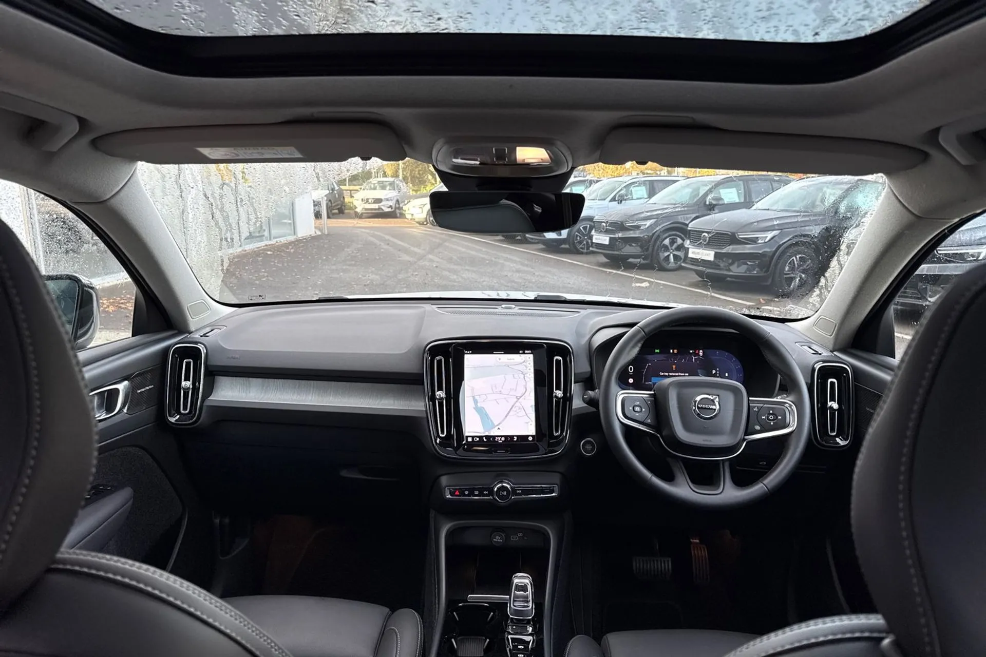 Volvo XC40 thumbnail image number 3