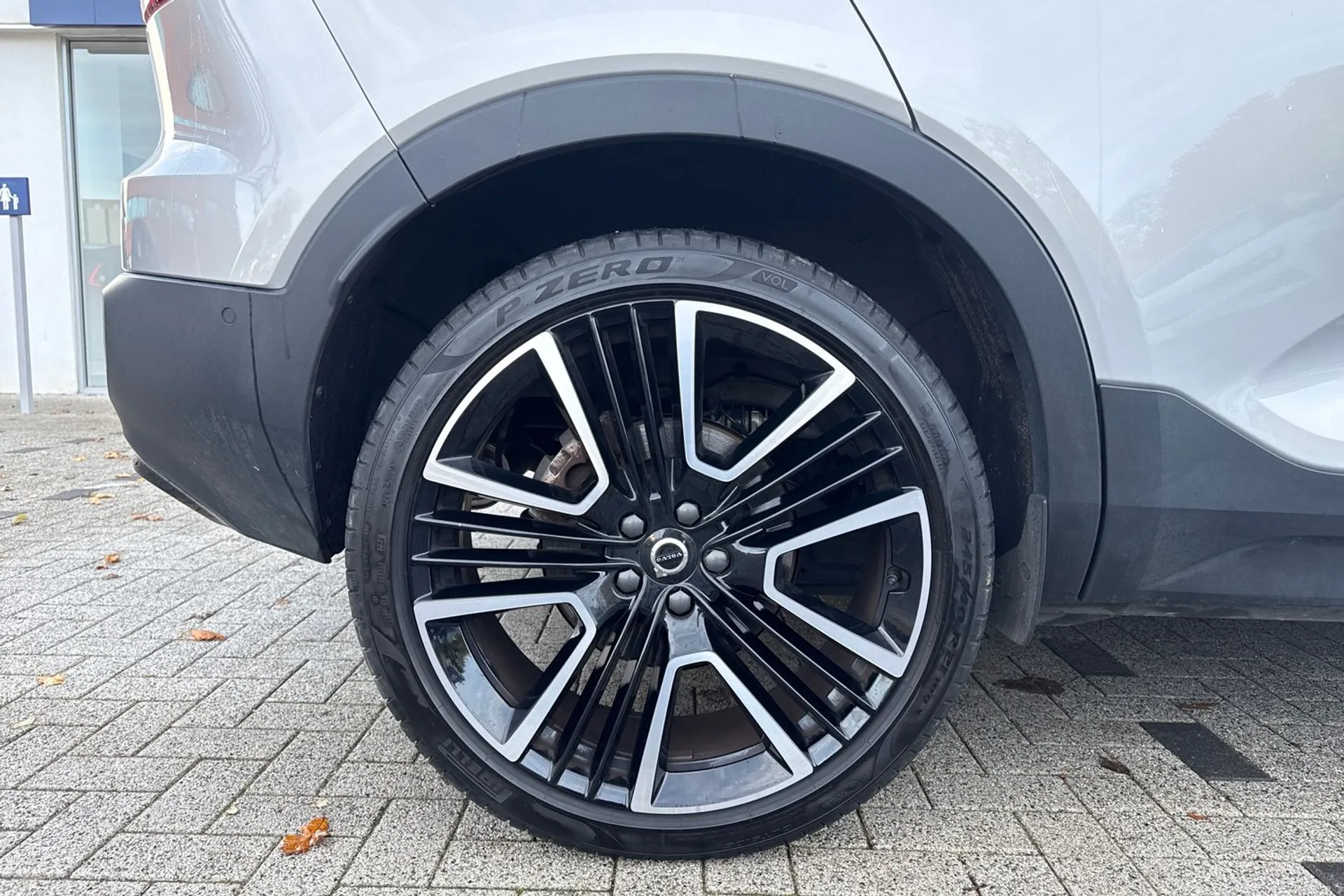 Volvo XC40 thumbnail image number 14