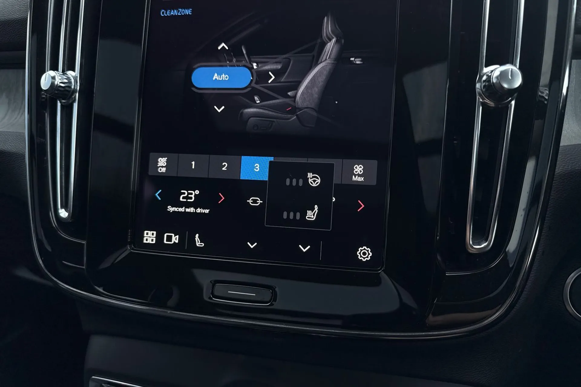 Volvo XC40 thumbnail image number 40