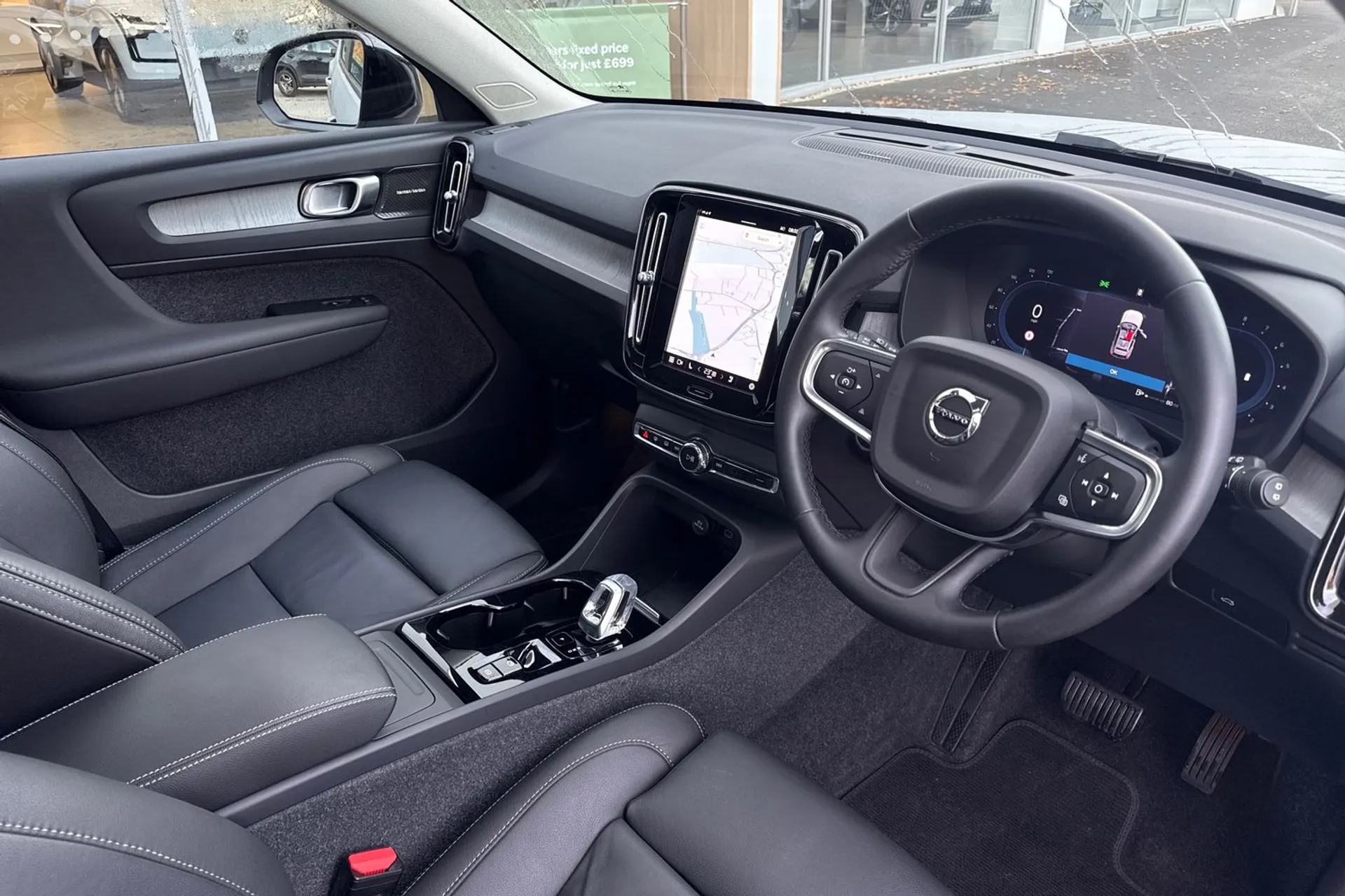 Volvo XC40 thumbnail image number 6