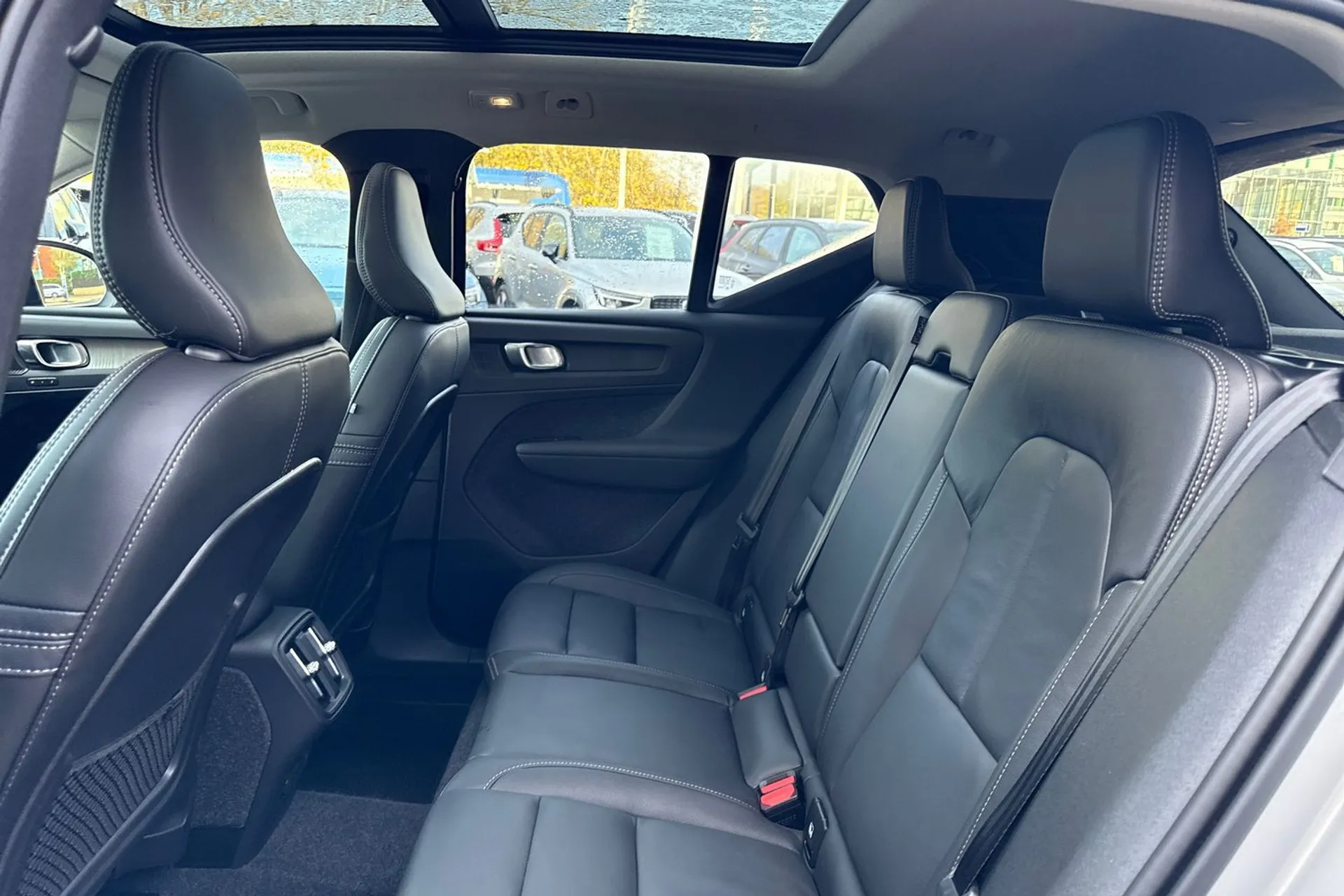 Volvo XC40 thumbnail image number 30