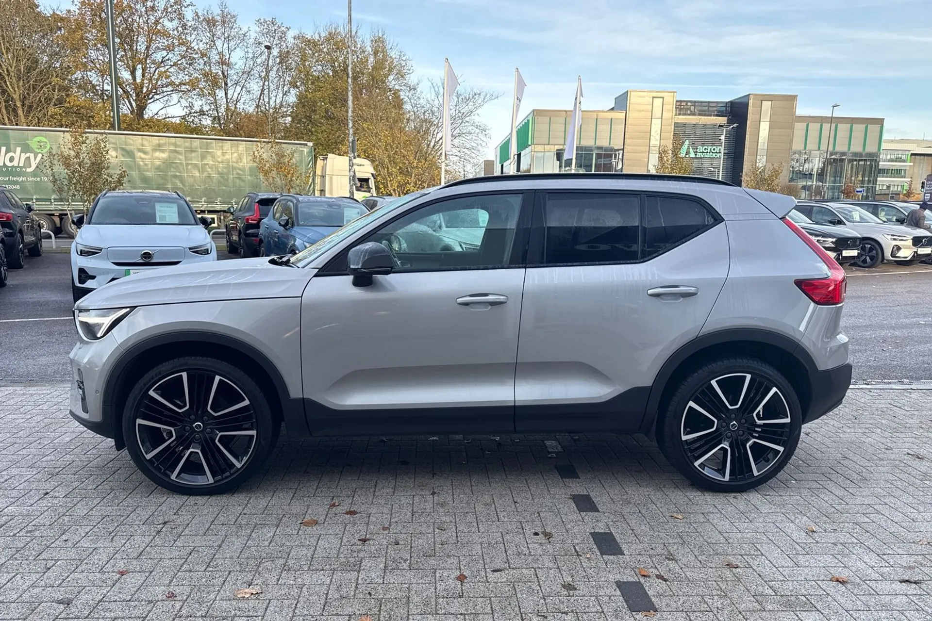 Volvo XC40 thumbnail image number 11