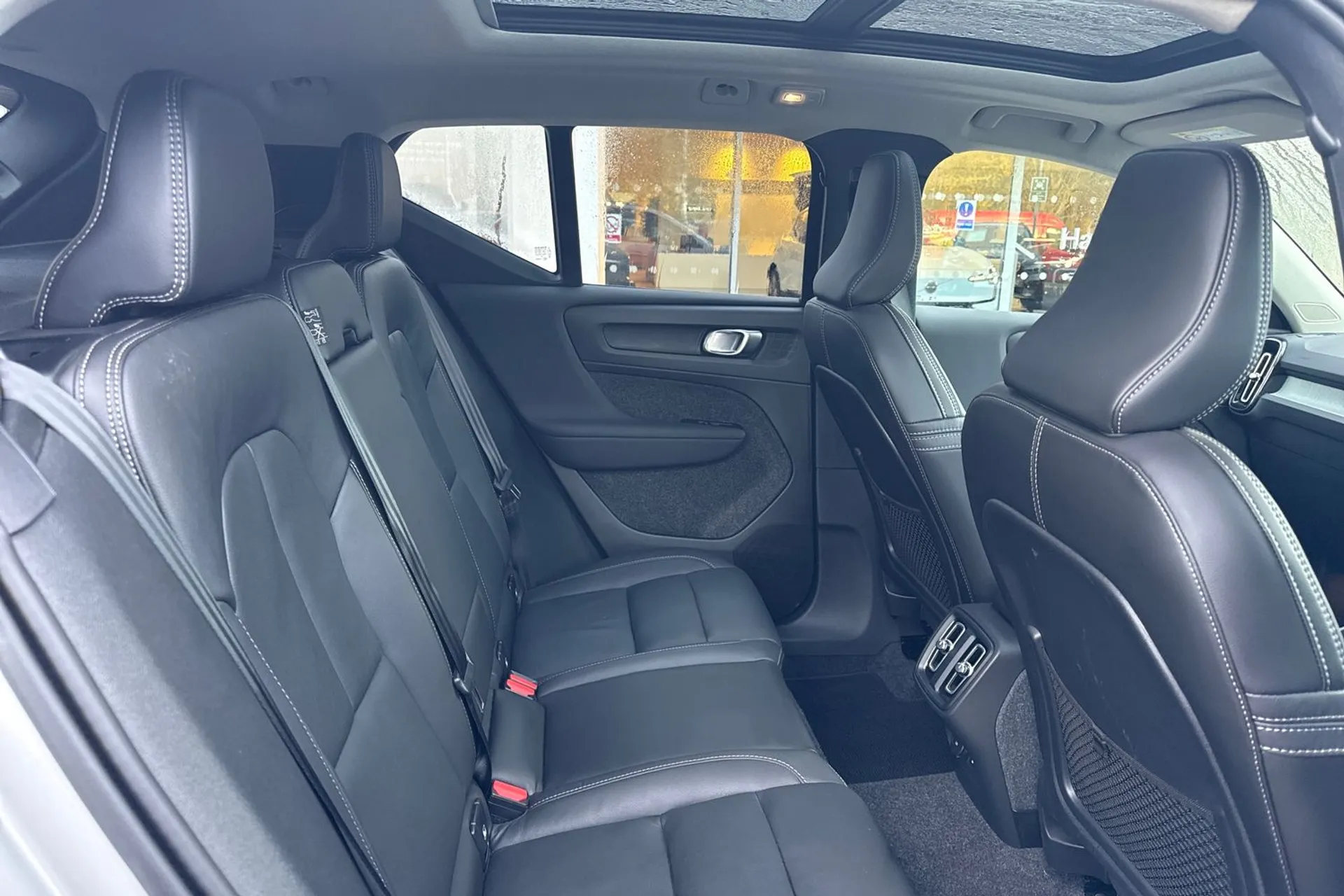 Volvo XC40 thumbnail image number 23