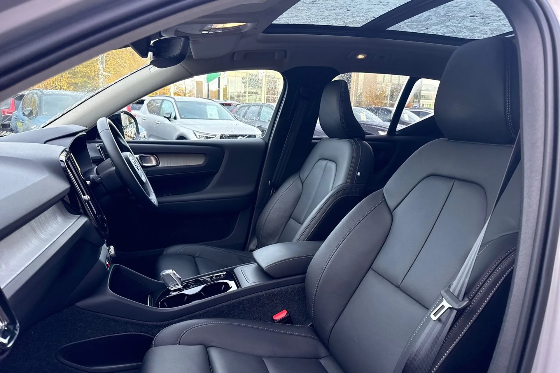 Volvo XC40 thumbnail image number 28