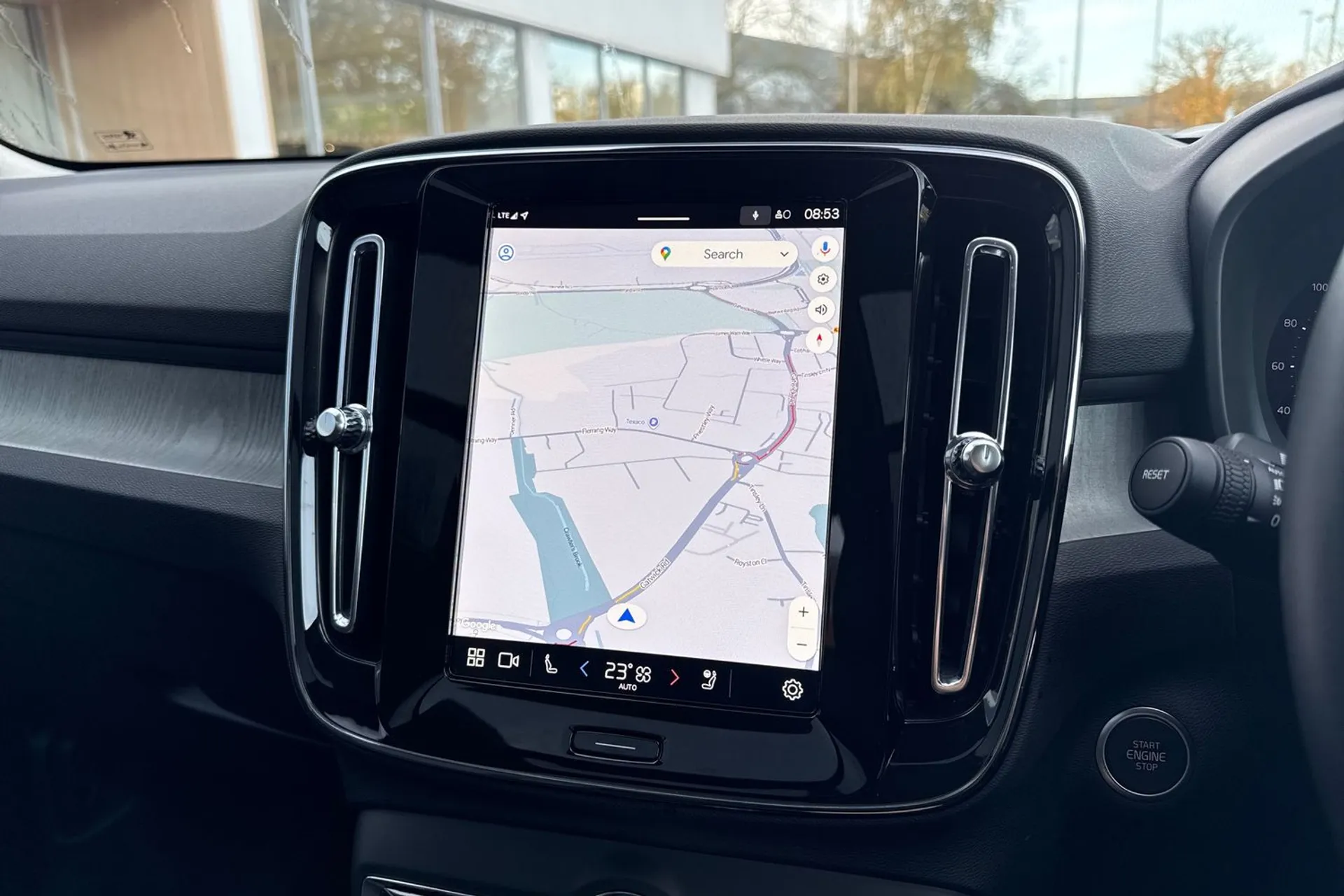 Volvo XC40 thumbnail image number 5