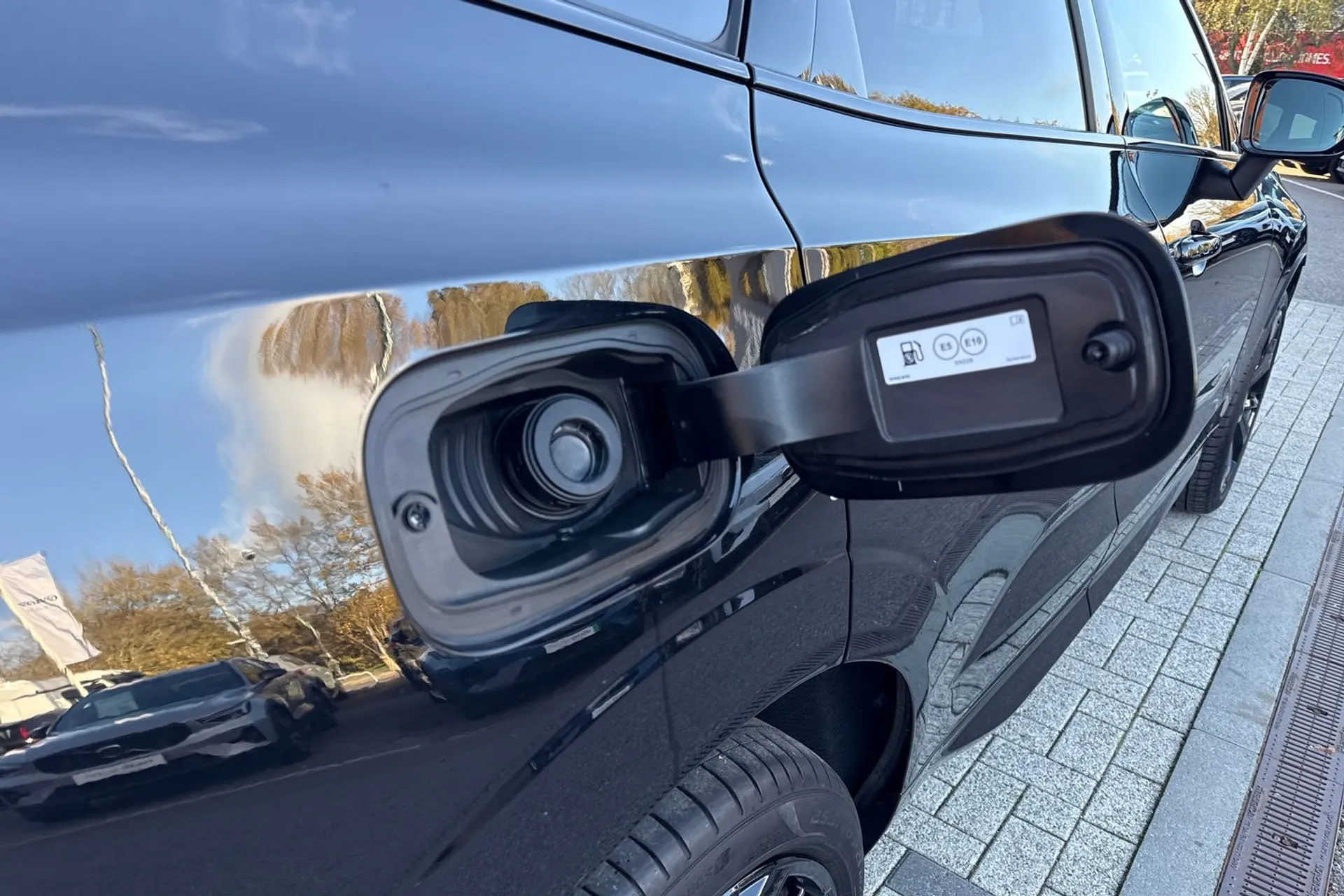 Volvo XC60 thumbnail image number 19