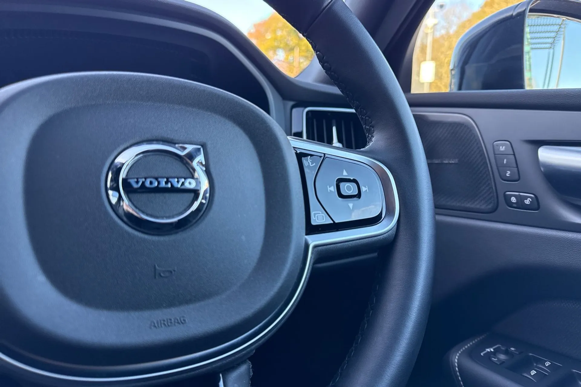 Volvo XC60 thumbnail image number 38